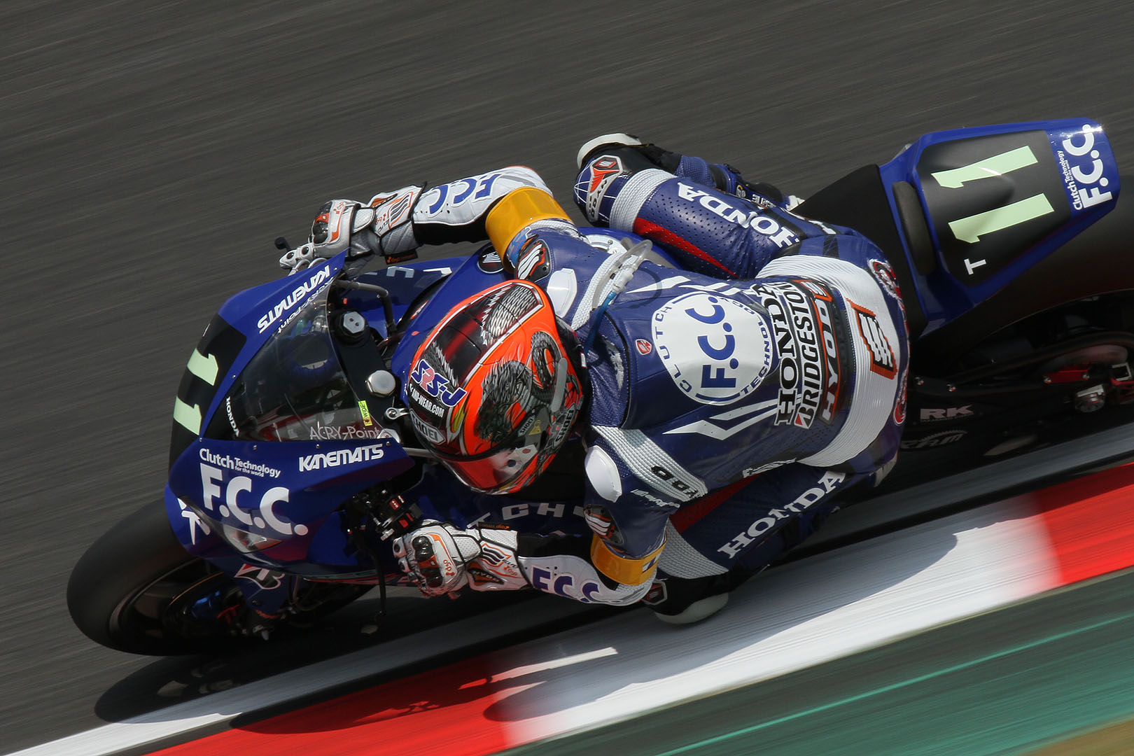 鈴鹿8時間耐久ロードレース_a0003166_13235768.jpg