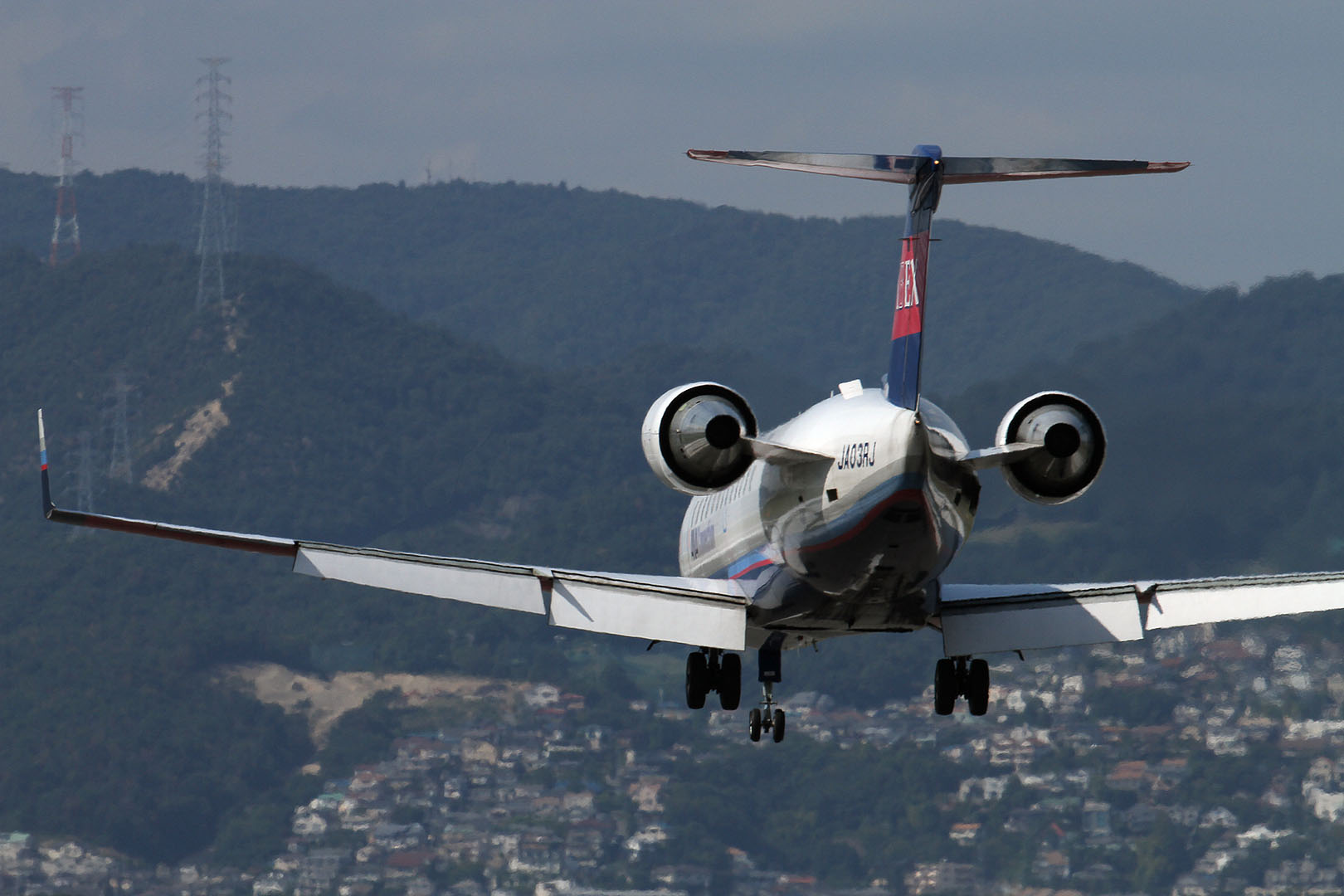 飛行機 （伊丹空港 千里川）_a0003166_13242274.jpg