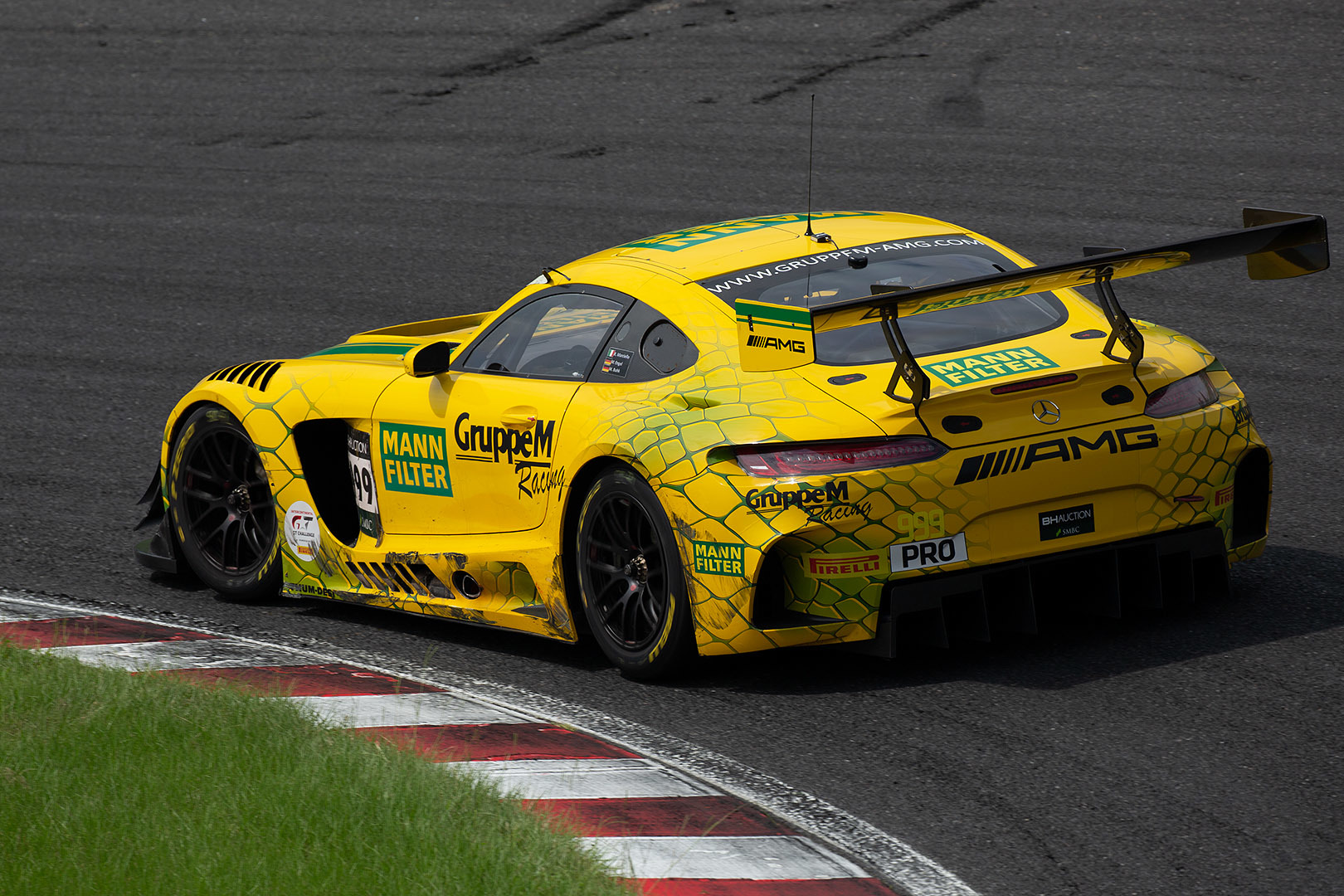 鈴鹿10時間耐久レース （その１）_a0003166_13371840.jpg