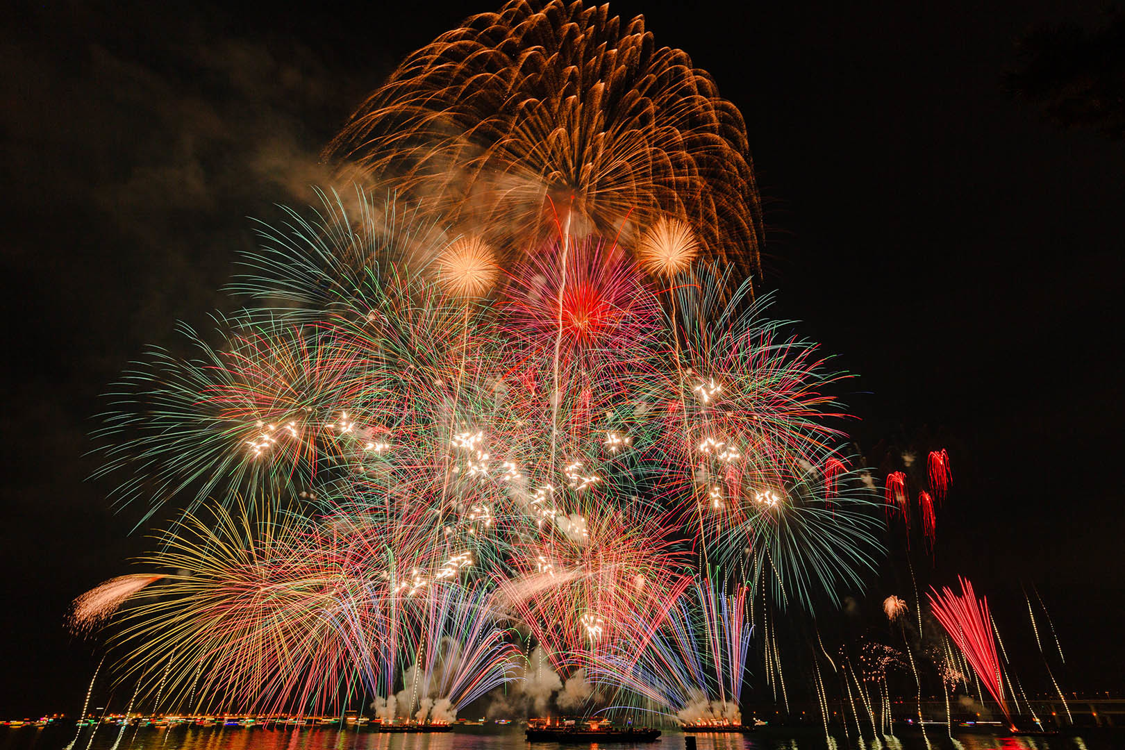 大阪湾りんくう芸術花火_a0003166_13594248.jpg