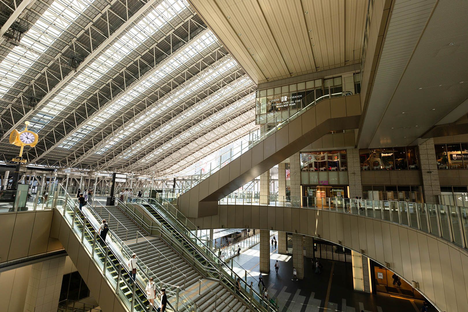 大阪駅　その２_a0003166_14014692.jpg