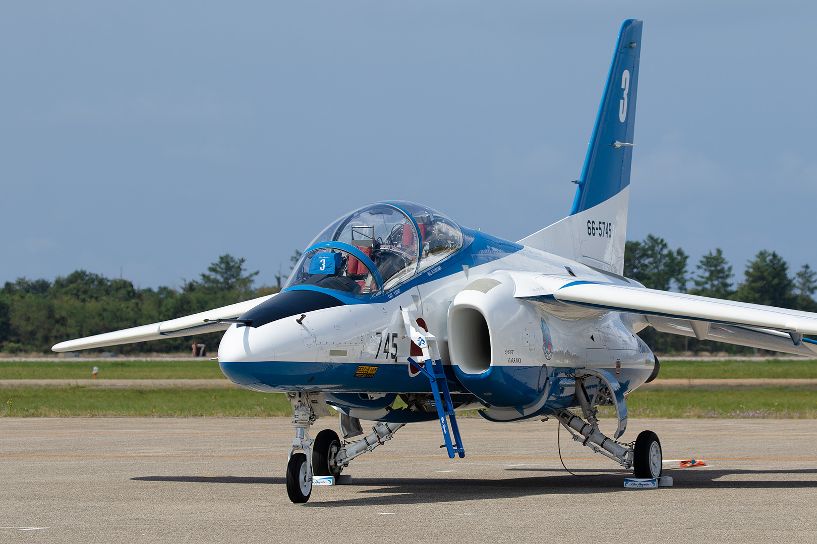 小松基地航空祭 ブルーインパルス （その１）地上_a0003166_14092608.jpg