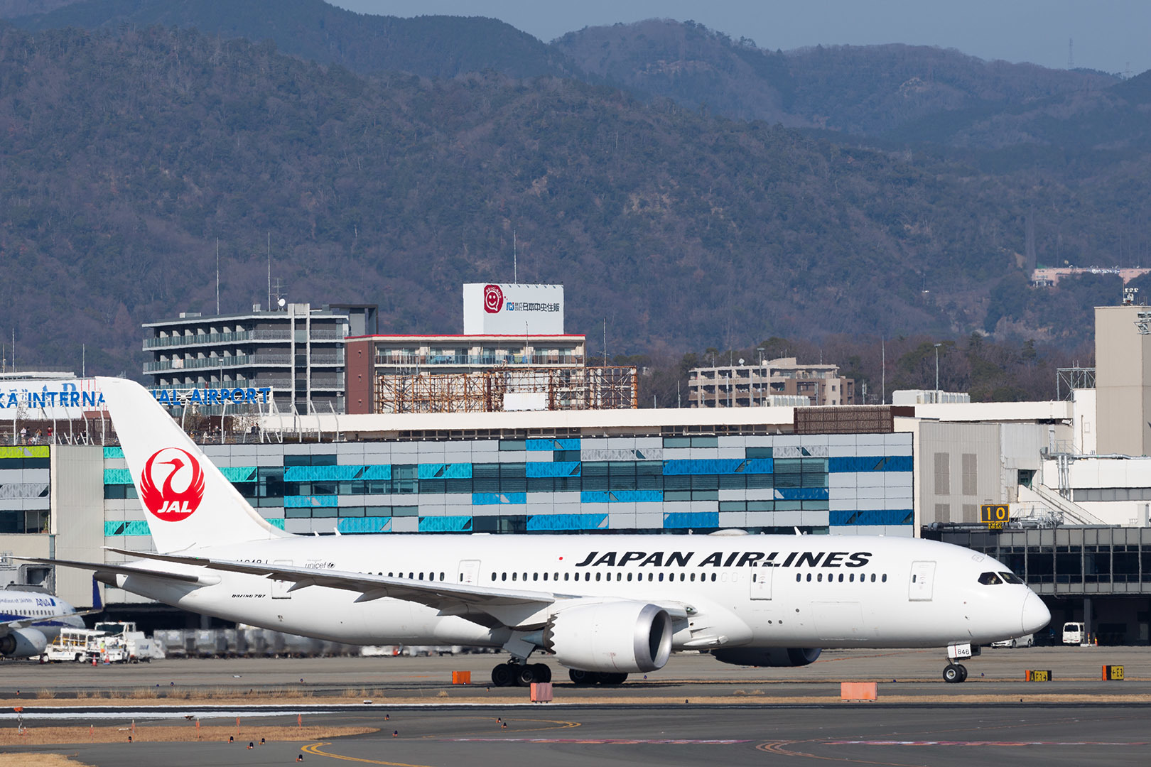 大阪空港_a0003166_14345314.jpg