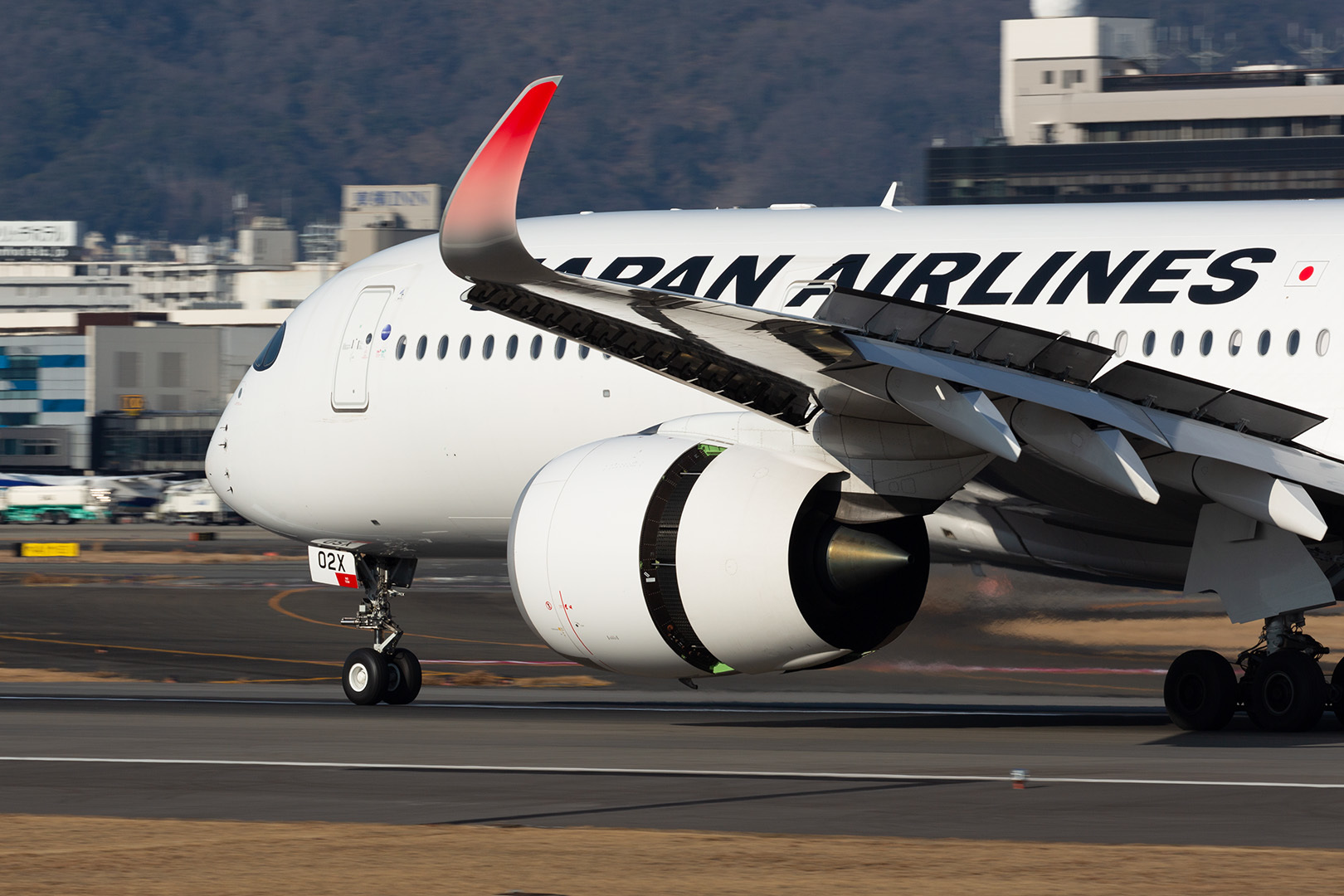 エアバスＡ３５０ 着陸（大阪空港）_a0003166_14422268.jpg