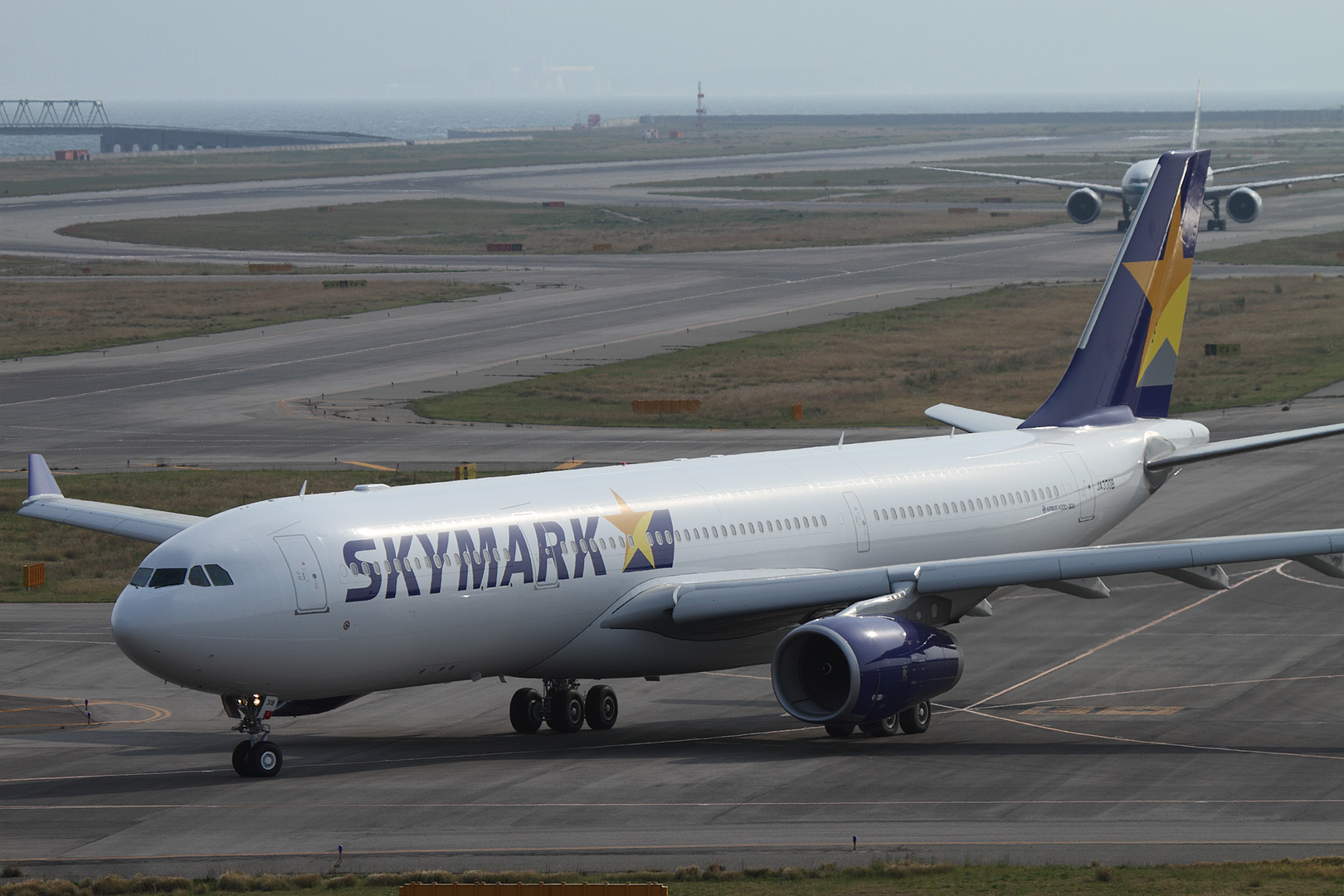 スカイマーク Ａ３３０ （関空）_a0003166_14585914.jpg