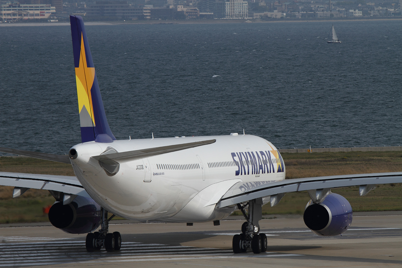 スカイマーク Ａ３３０ （関空）_a0003166_1459328.jpg