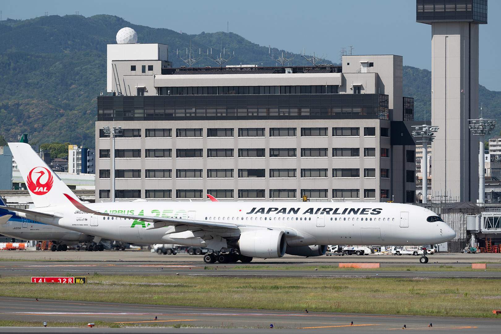 エアバスA350 （大阪空港 伊丹空港 伊丹スカイパーク）_a0003166_15042699.jpg