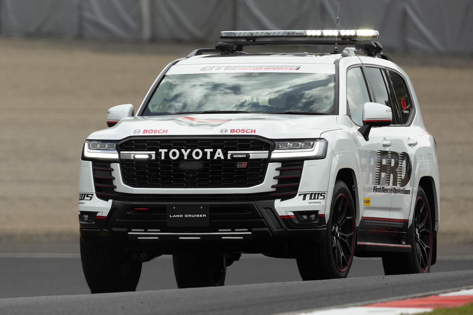 SUPER GT セーフティーカー、ＦＲＯ（岡山国際サーキット）_a0003166_15050154.jpg