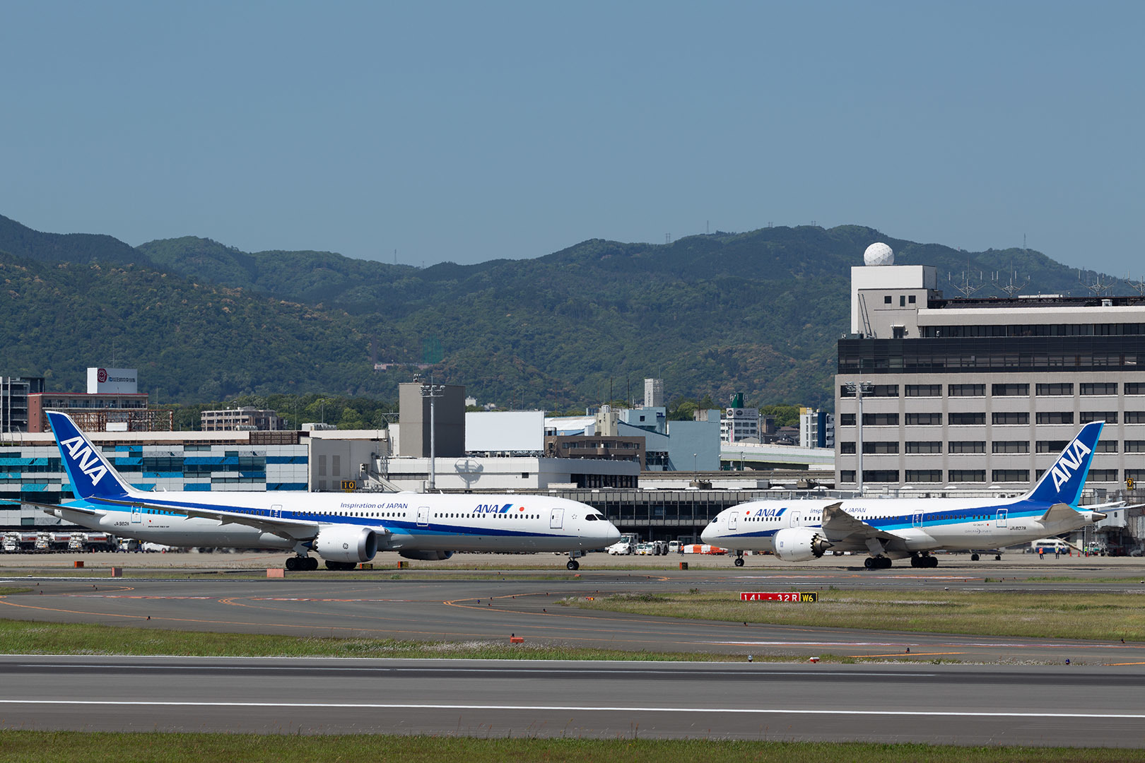 ボーイング B787-10 その１(大阪空港 伊丹空港 伊丹スカイパーク)_a0003166_15074587.jpg