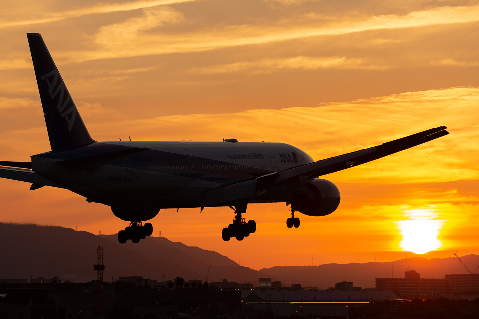 飛行機 夕焼け（伊丹空港、千里川）_a0003166_15174550.jpg