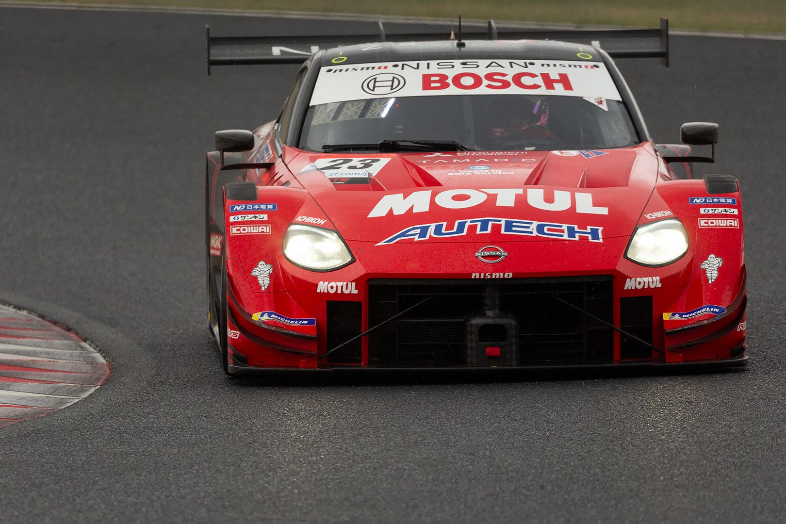 SUPER GT 第1戦 岡山（その１ 23号車 MOTUL AUTECH Z）_a0003166_15183638.jpg