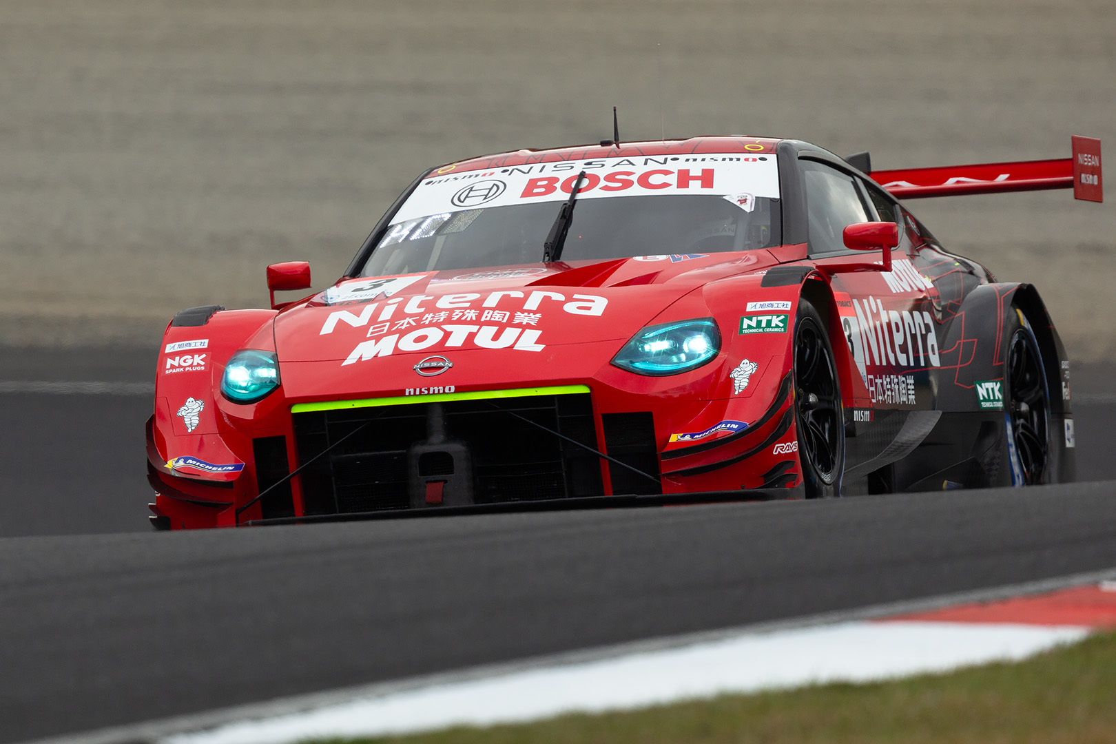 SUPER GT 第1戦 岡山（その２ 3号車 Niterra MOTUL Z）_a0003166_15211287.jpg
