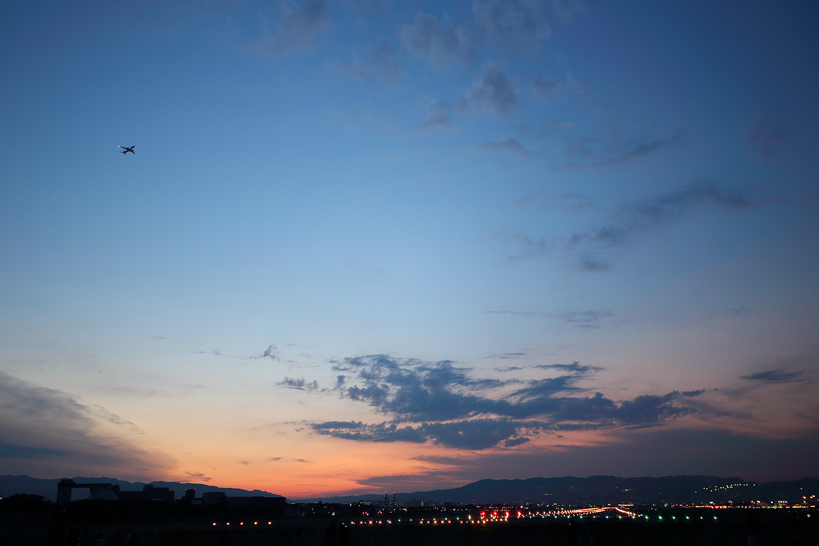 飛行機 夕焼け　（伊丹空港、千里川）_a0003166_152637.jpg