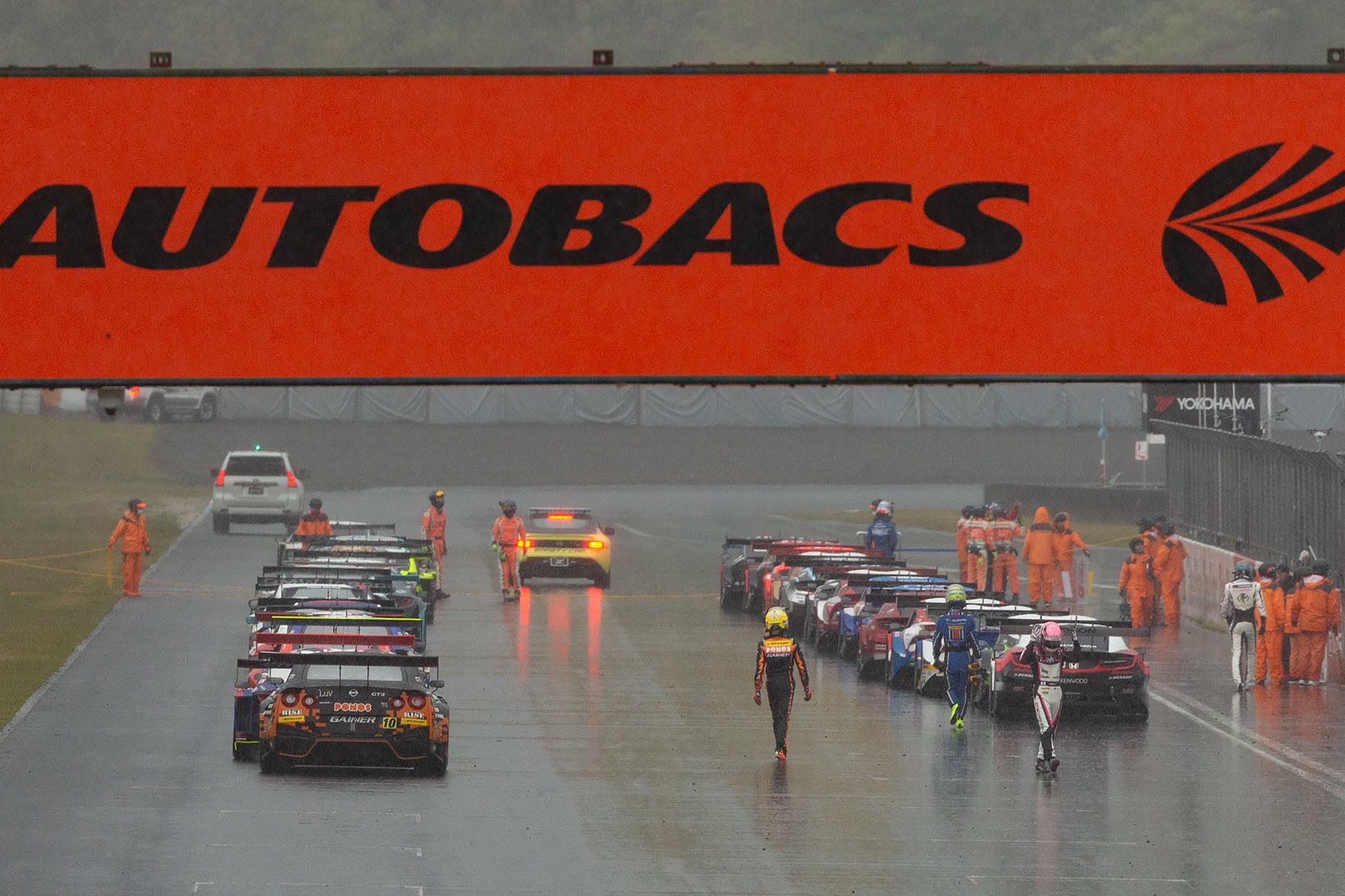 SUPER GT 第1戦 岡山（その5 GT300など）_a0003166_15285823.jpg