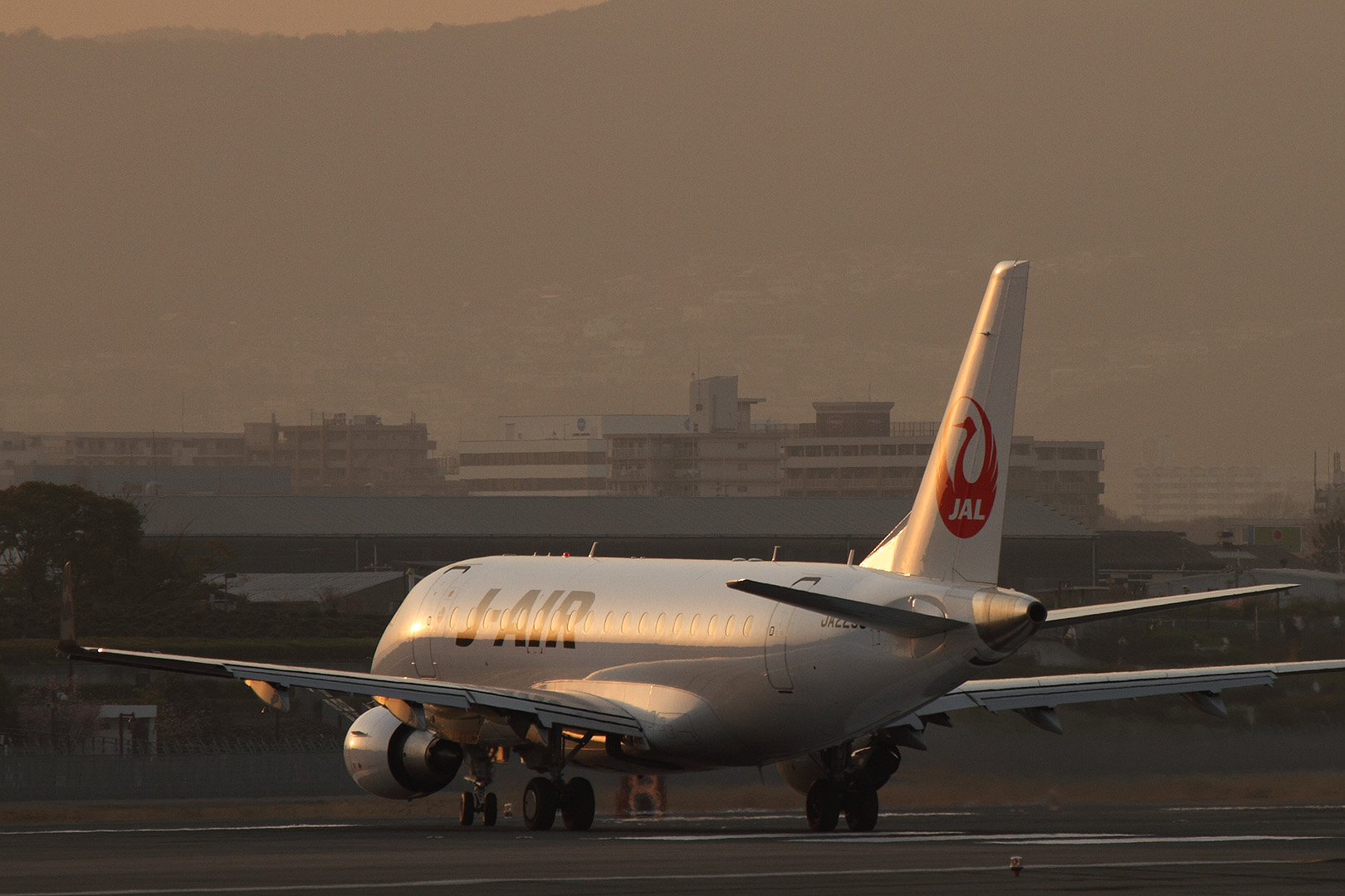 飛行機（千里川　3/21）_a0003166_1545135.jpg
