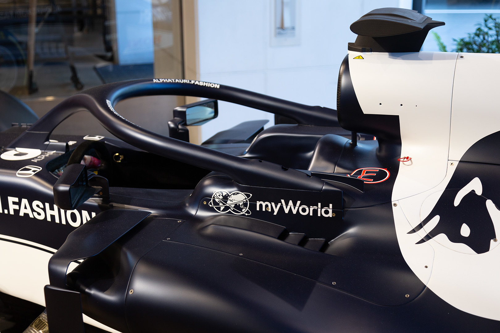 Honda ウエルカムプラザ青山　Ｆ１展示_a0003166_16141648.jpg