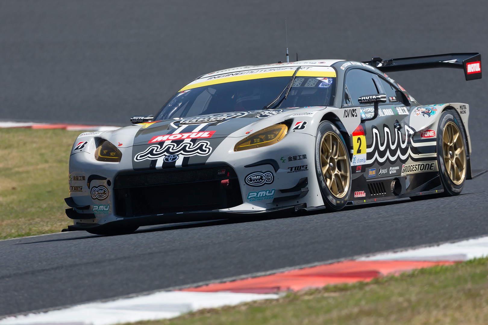 SUPER GT 岡山 GT300 その１_a0003166_16223392.jpg