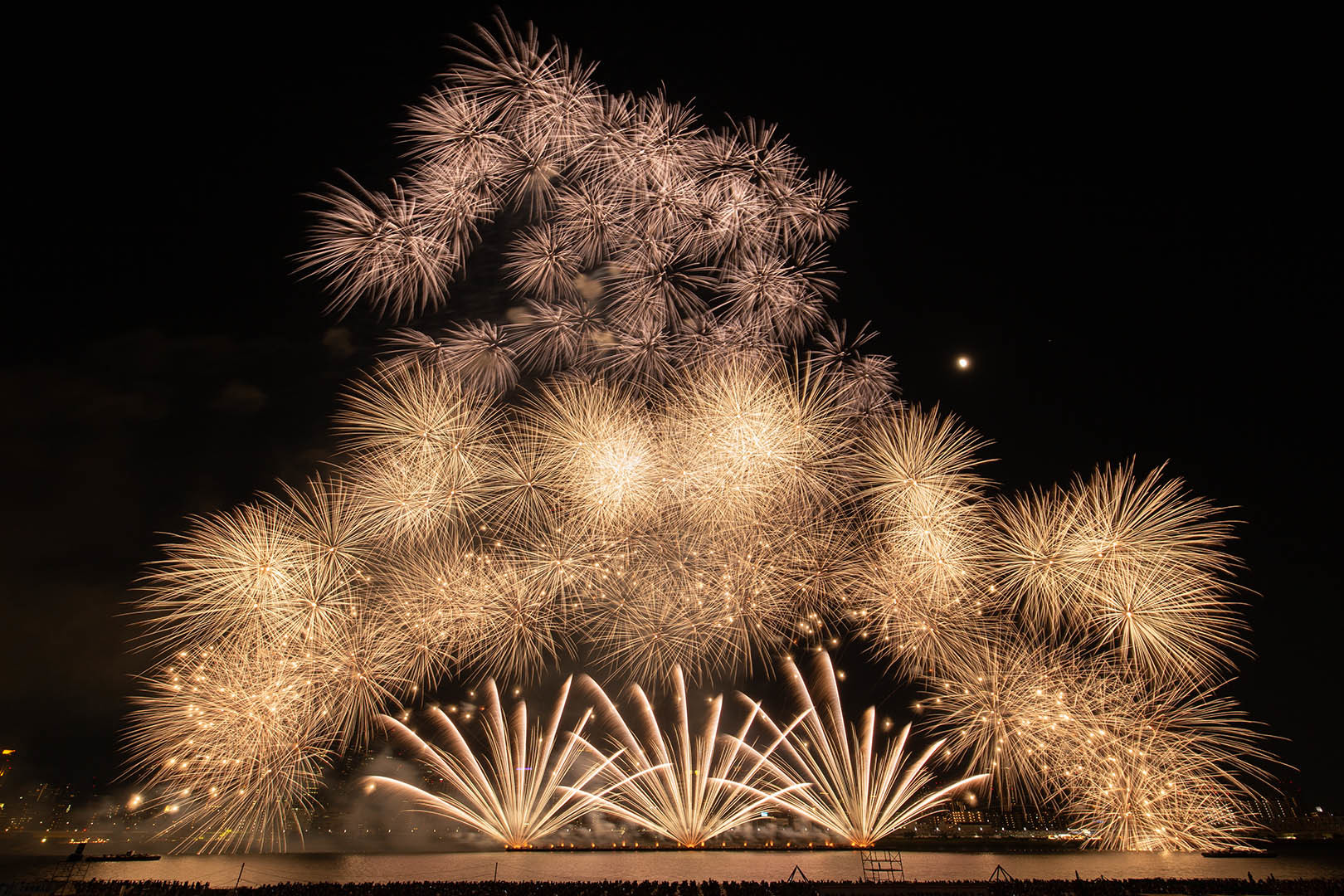 なにわ淀川花火大会　その３_a0003166_16243284.jpg