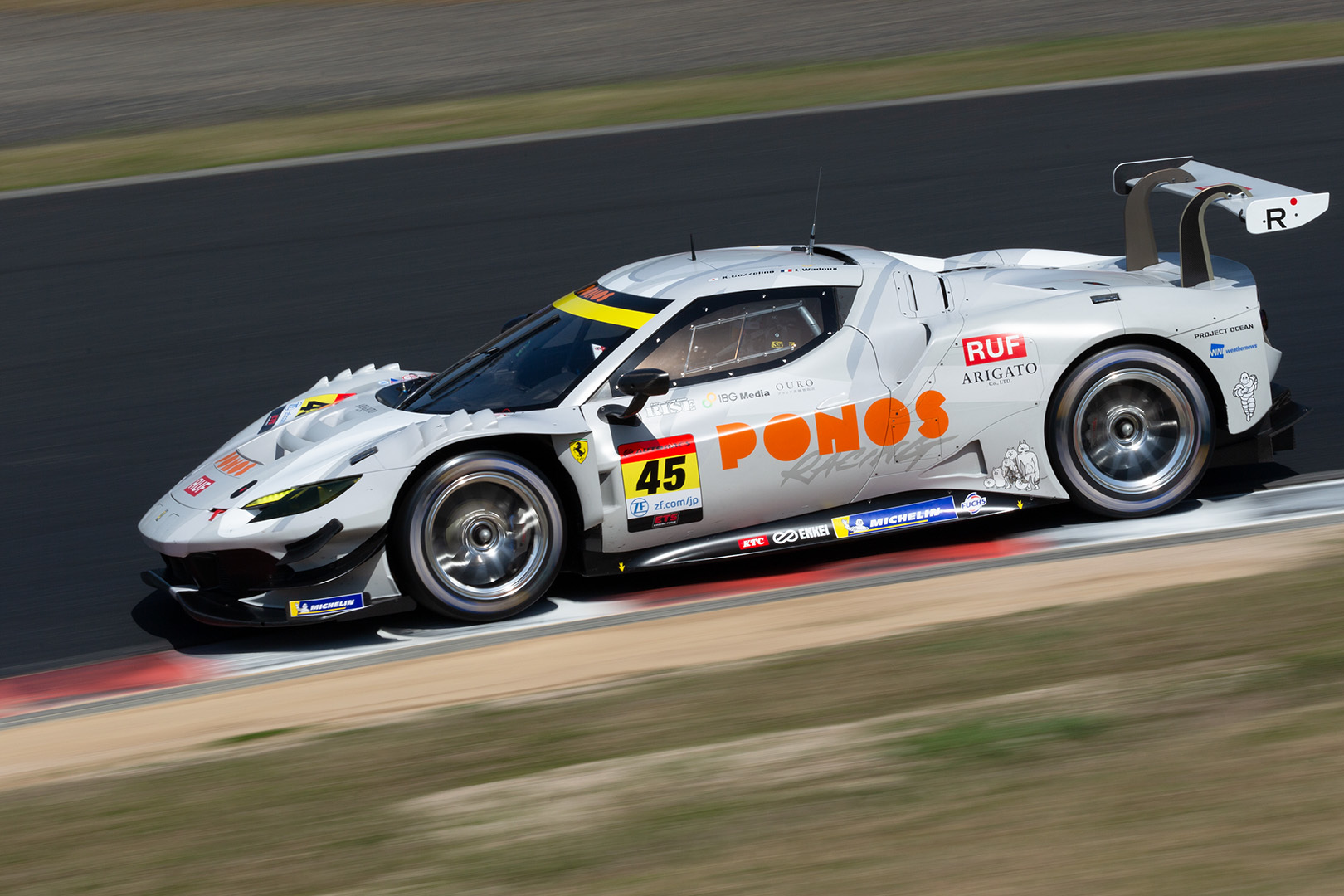 SUPER GT 岡山 GT300 その2_a0003166_16254362.jpg