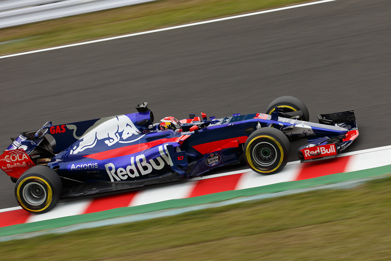 Ｆ１ 金曜 （鈴鹿サーキット　ヘアピン）_a0003166_165756100.jpg