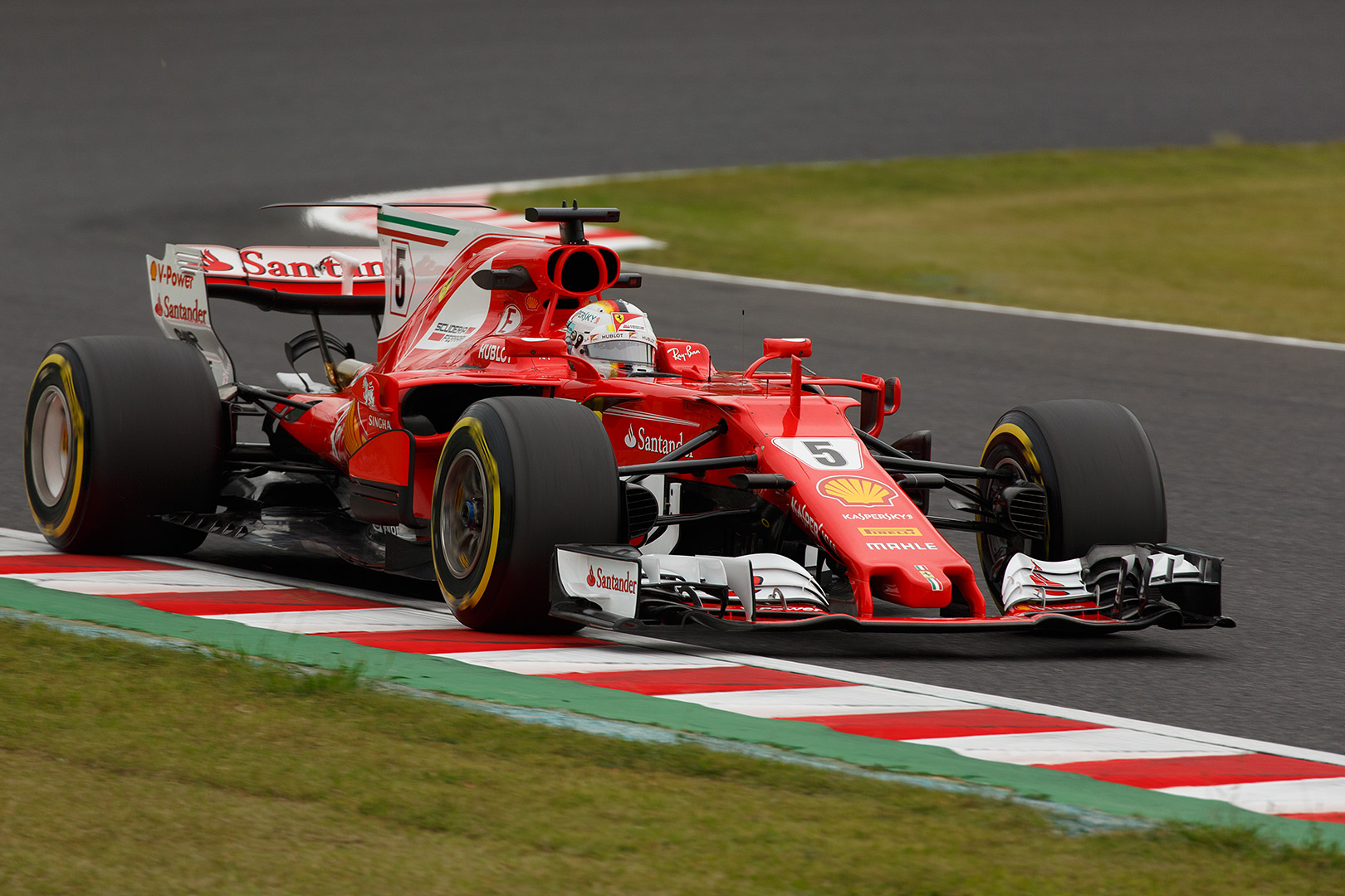 Ｆ１ 金曜 （鈴鹿サーキット　ヘアピン）_a0003166_16575922.jpg