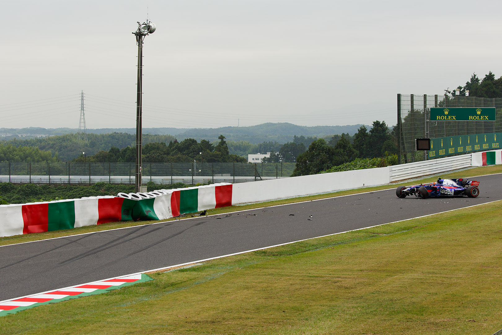 Ｆ１ 金曜 （鈴鹿サーキット　ヘアピン）_a0003166_1658282.jpg
