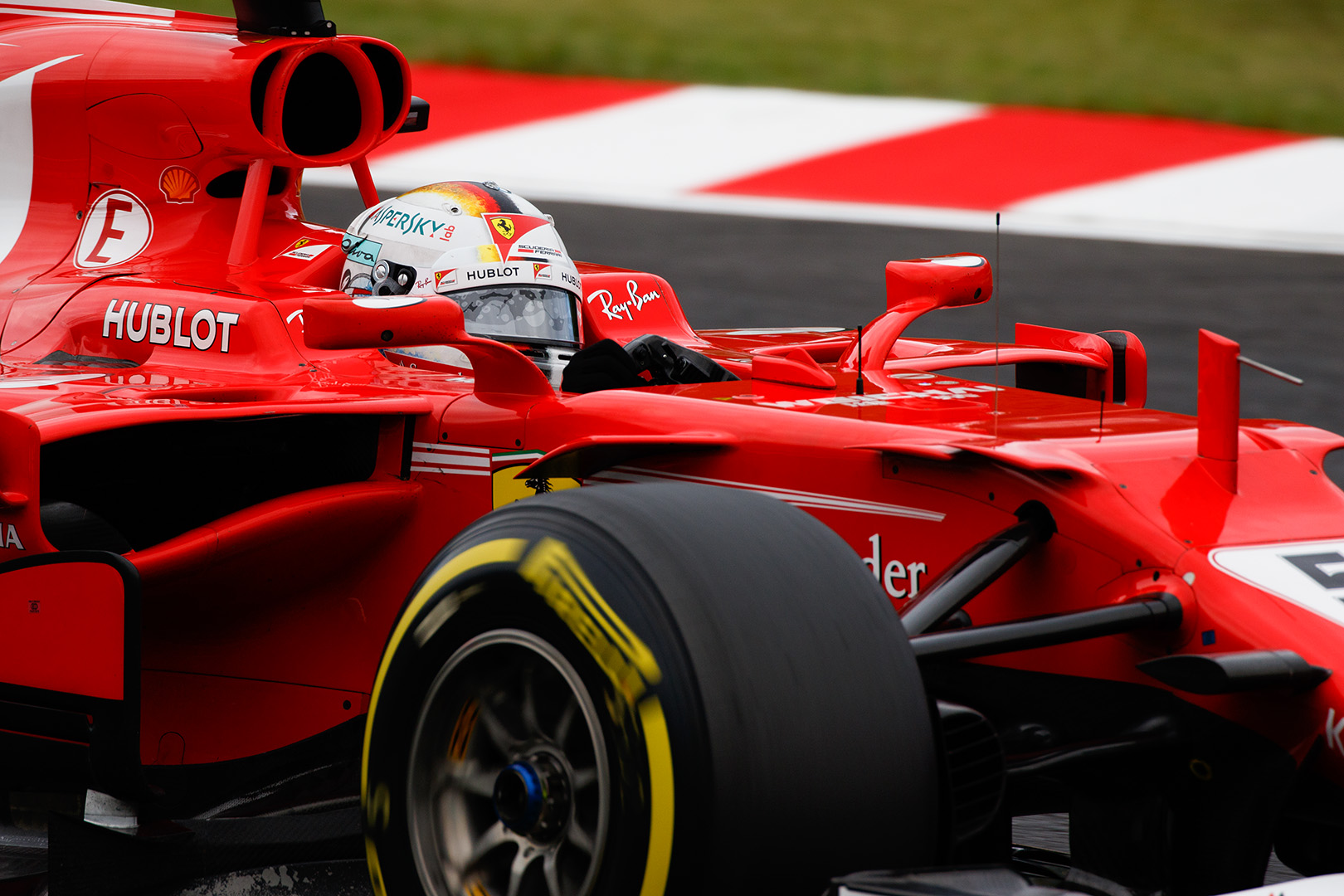 Ｆ１ 土曜 （鈴鹿サーキット）_a0003166_17434830.jpg