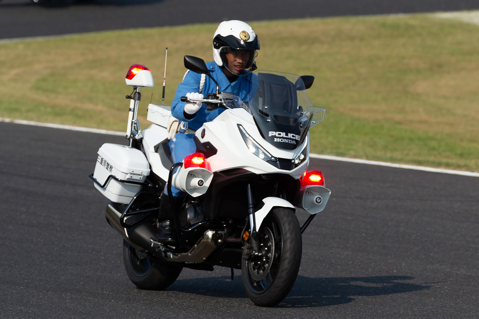NSXのパトカー、NT1100Pなど（SUPER GT 鈴鹿）_a0003166_18582916.jpg