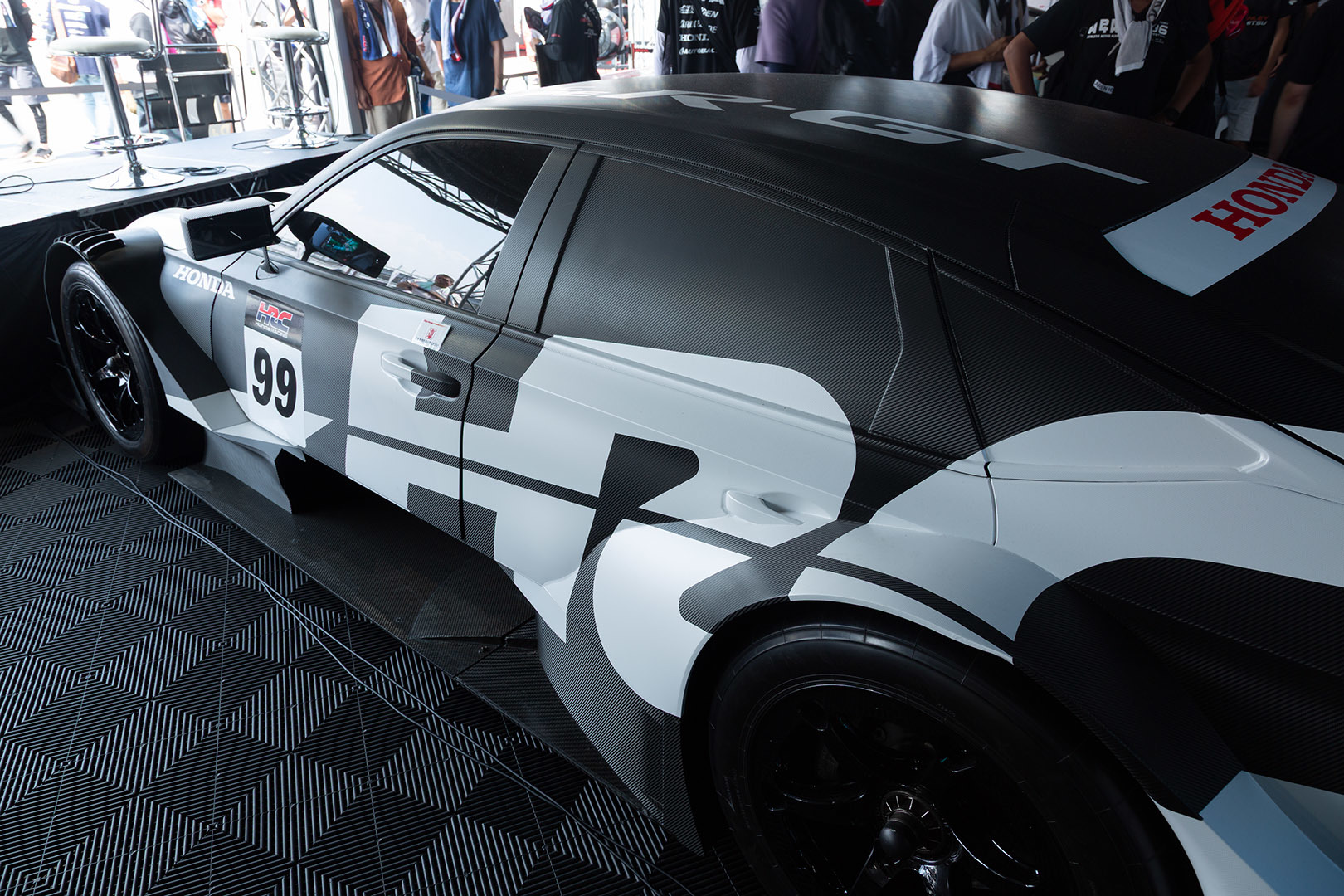 展示車（SUPER GT 鈴鹿）_a0003166_19051990.jpg