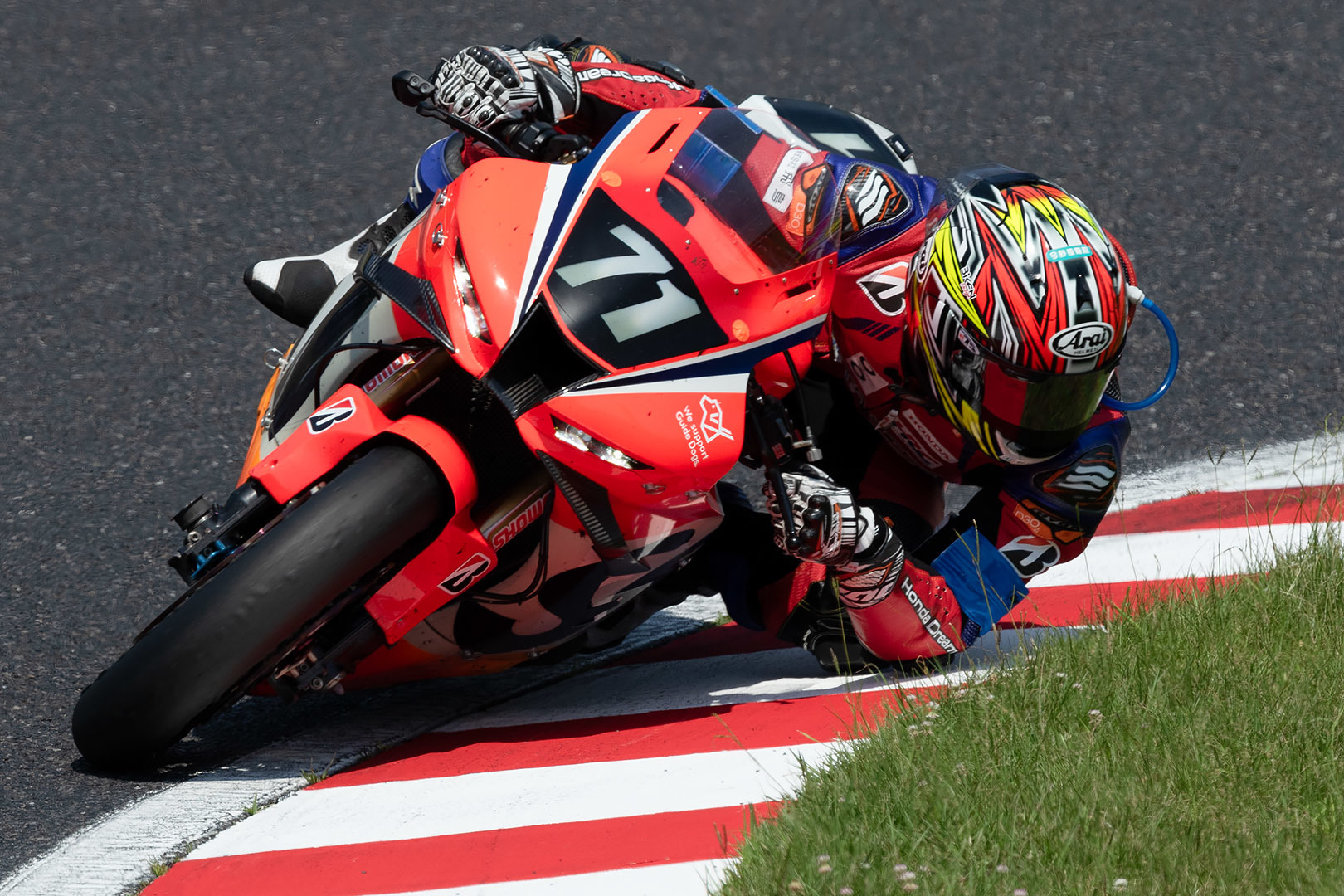鈴鹿8時間耐久ロードレース その４ 肘擦り＆擦りそう_a0003166_19150201.jpg