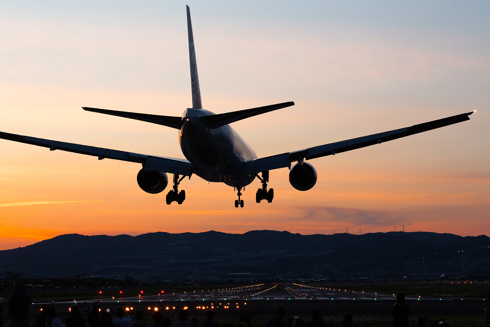 夕焼け 飛行機 （大阪空港 伊丹空港 千里川）_a0003166_19312630.jpg