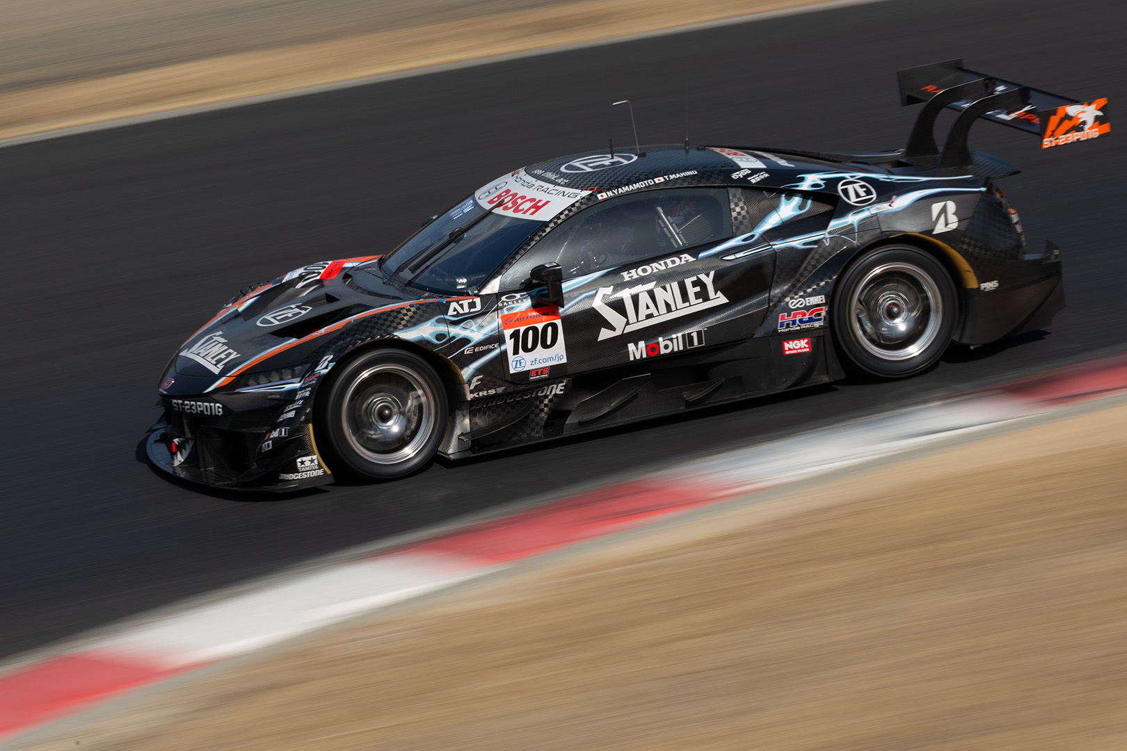 STANLEY NSX-GT テスト専用カラー　（SUPER GT 岡山 テスト）_a0003166_19341567.jpg