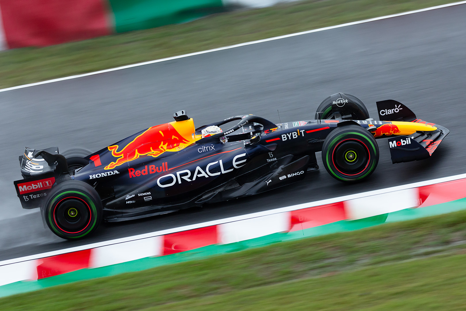 F1 ヘアピンから２００Ｒの間（ＦＰ２）_a0003166_19522403.jpg