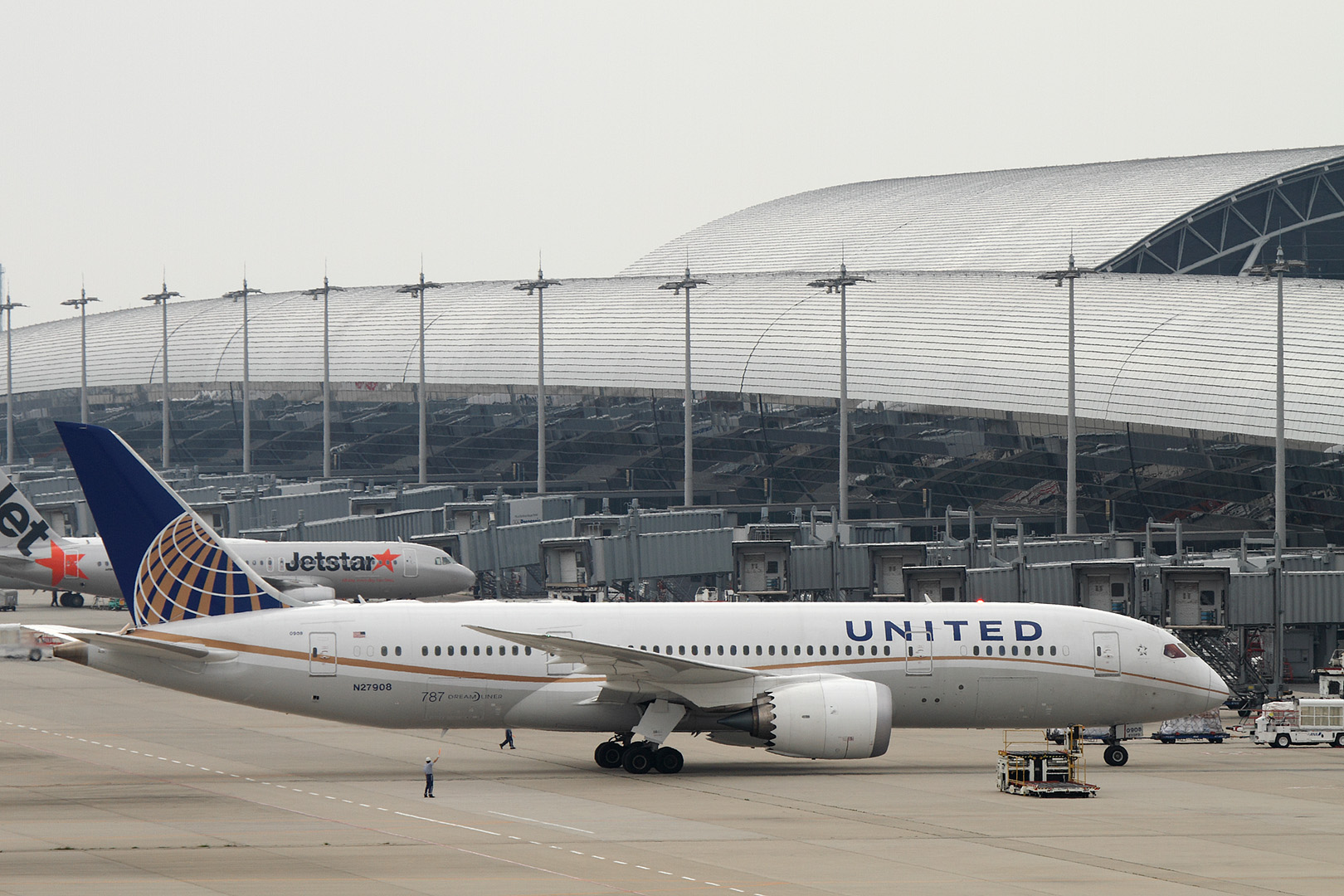 関空 （8/13）_a0003166_19572013.jpg
