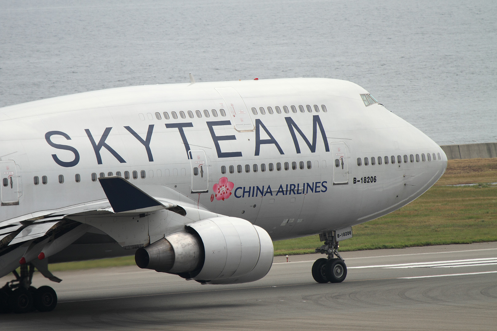 関空 （8/13）_a0003166_1957861.jpg