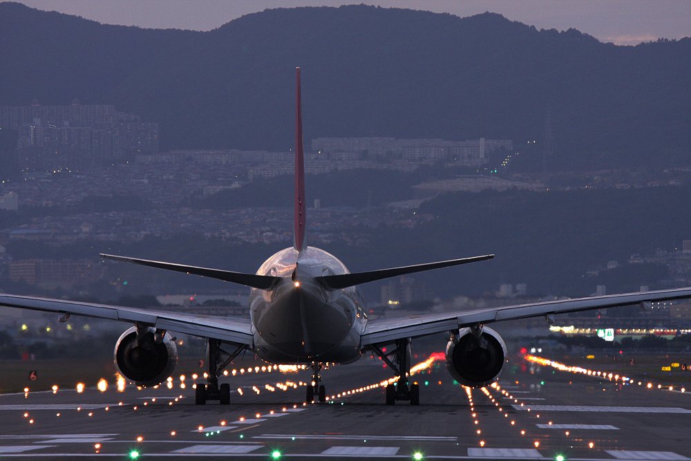 夕暮れ　飛行機_a0003166_2030591.jpg