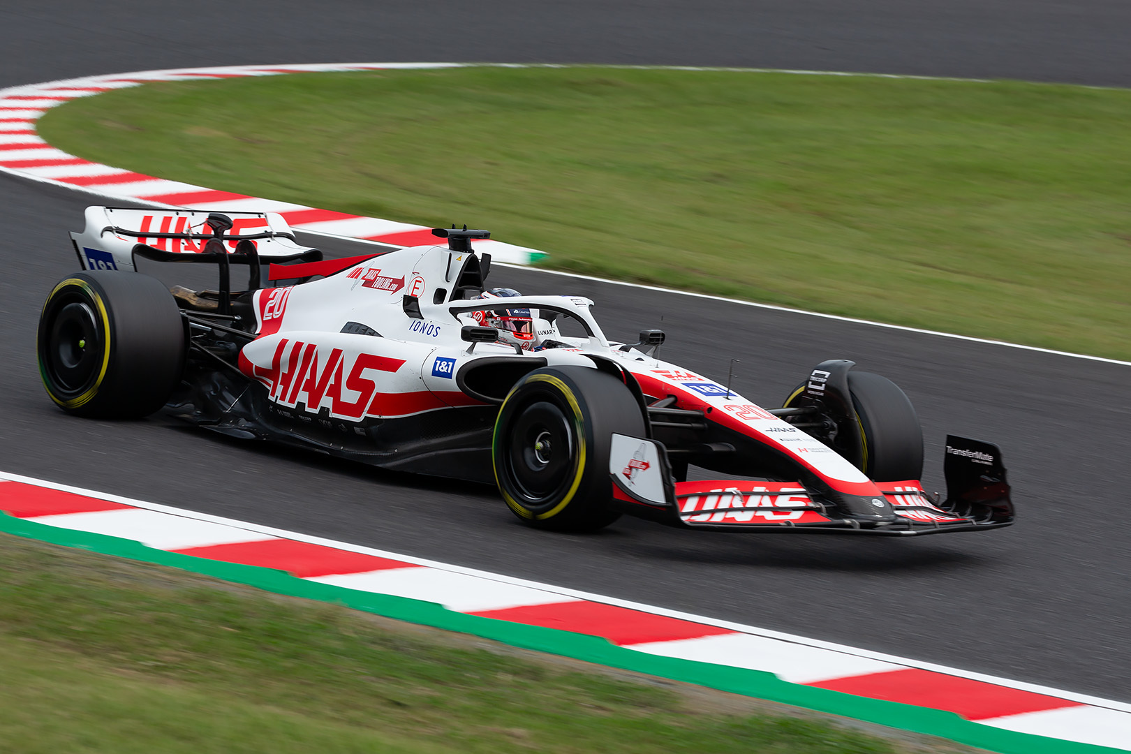 F1 ＦＰ３その１_a0003166_20475696.jpg