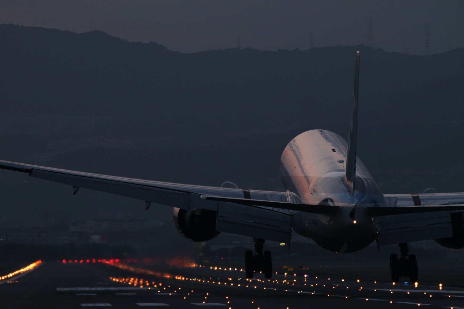 飛行機　（千里川）_a0003166_20521813.jpg