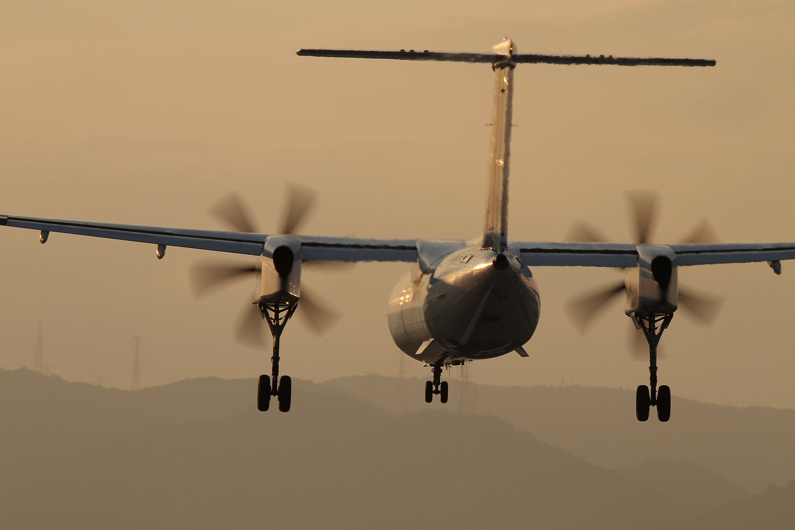 飛行機　（千里川）_a0003166_20532940.jpg