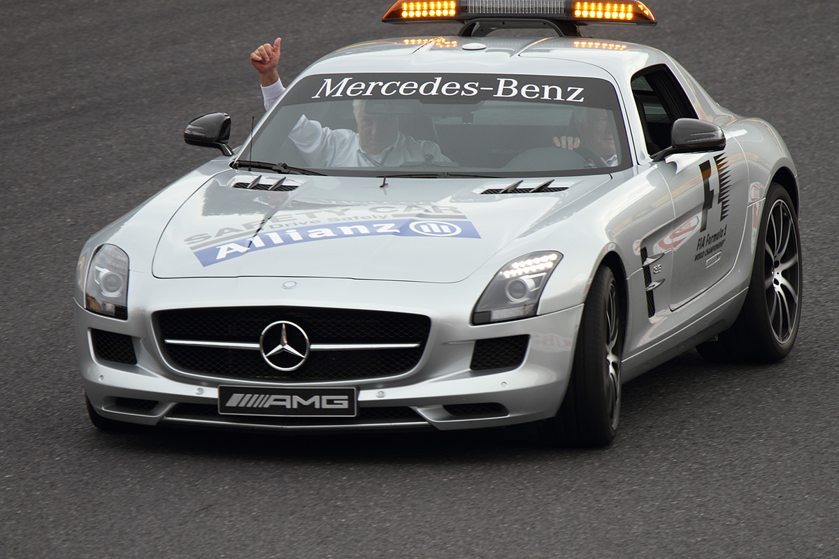 Ｆ１セーフティーカー　（鈴鹿サーキット ヘアピン）_a0003166_20573377.jpg