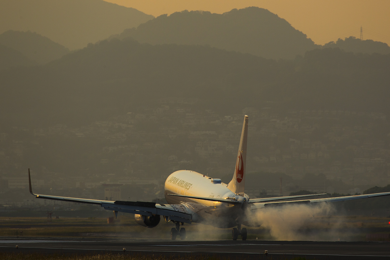 飛行機　夕焼け （伊丹空港 千里川）_a0003166_20817100.jpg