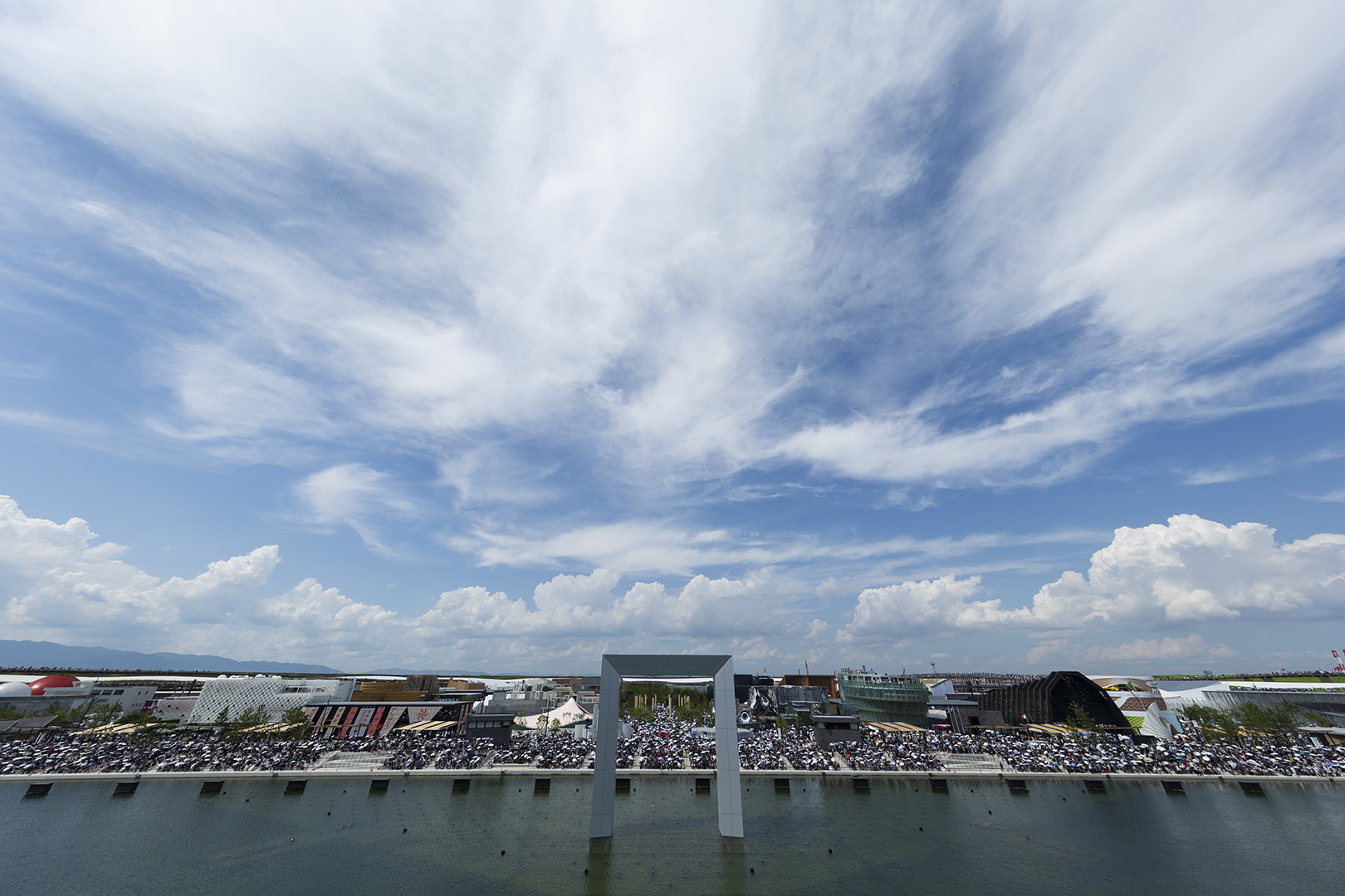 万博 雲が綺麗な空 大屋根リングからの景色_a0003166_21124313.jpg