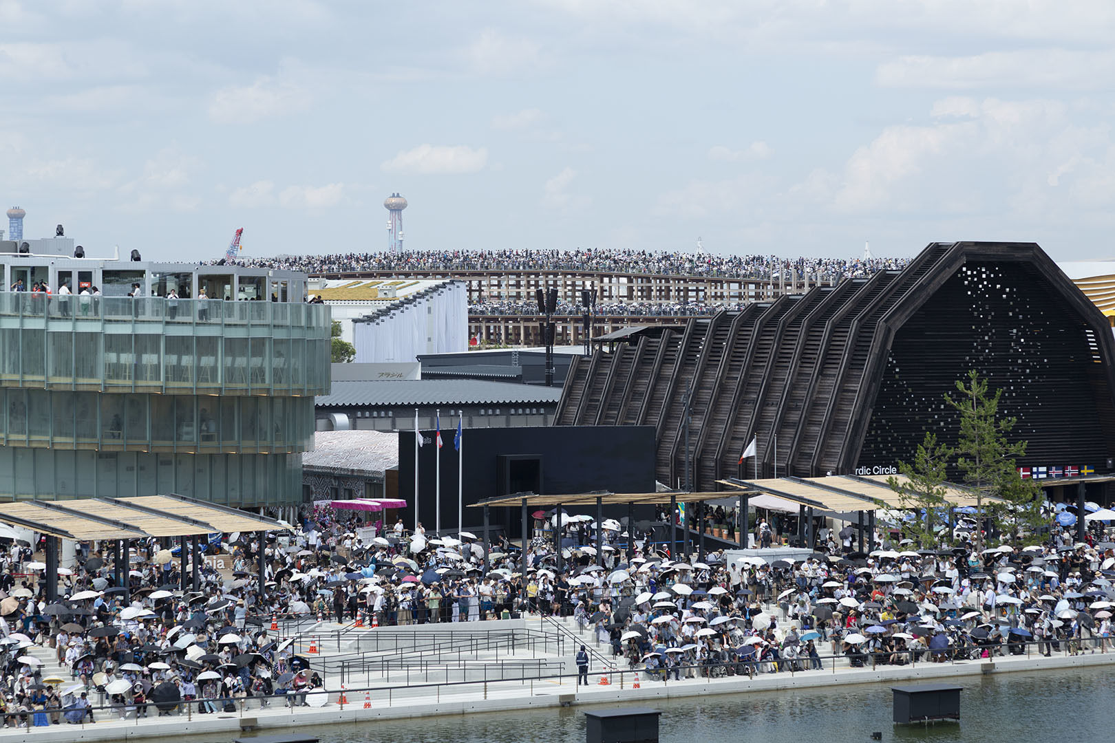 万博 雲が綺麗な空 大屋根リングからの景色_a0003166_21125110.jpg