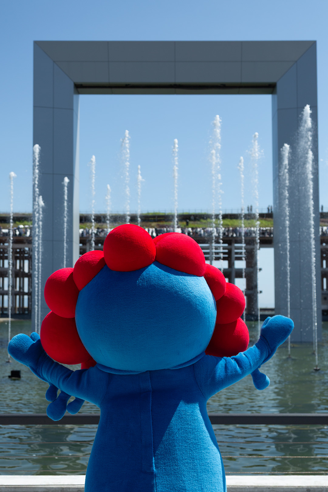 ミャクミャク その２ 噴水_a0003166_21153737.jpg