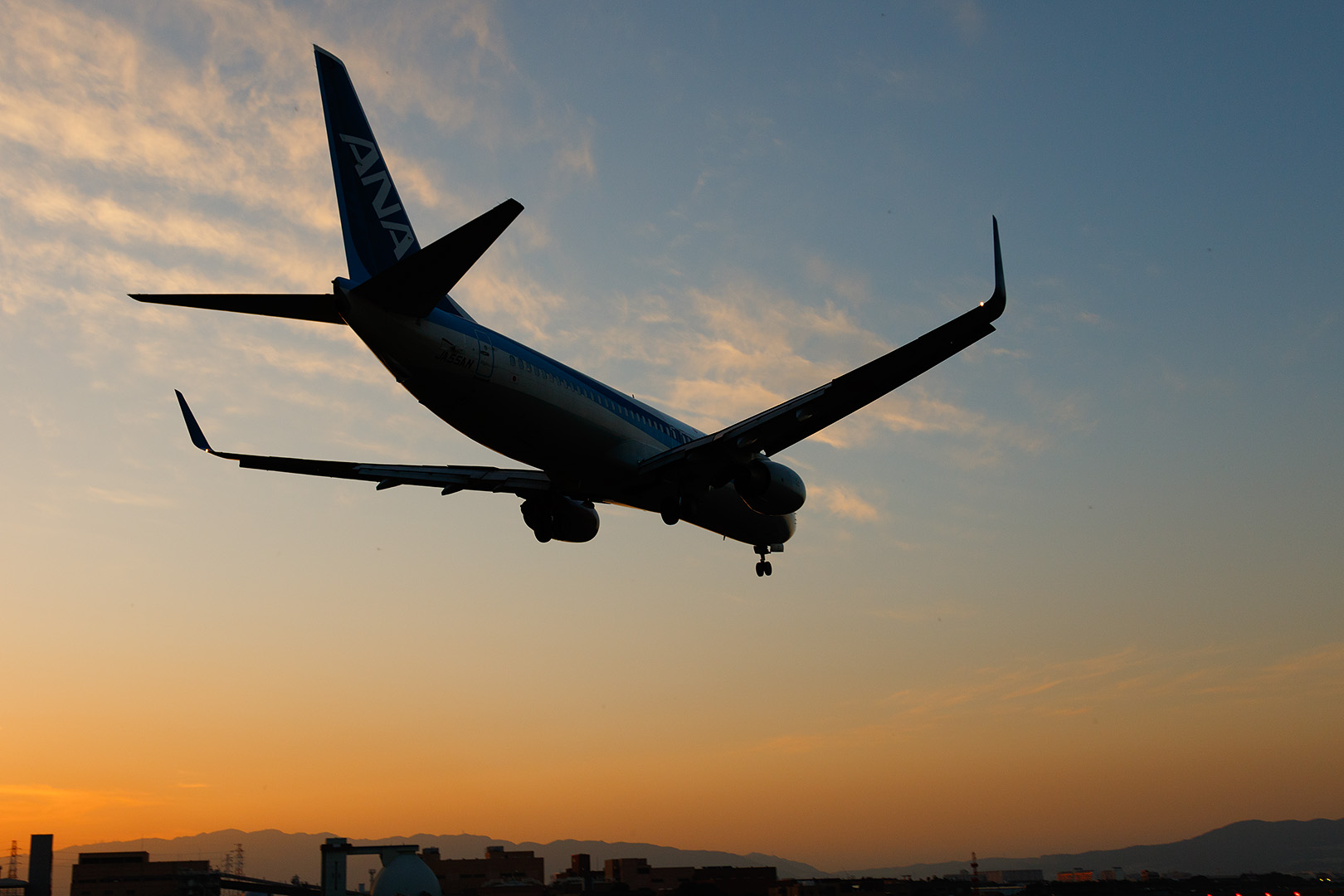 飛行機　（伊丹空港 千里川）_a0003166_2121884.jpg