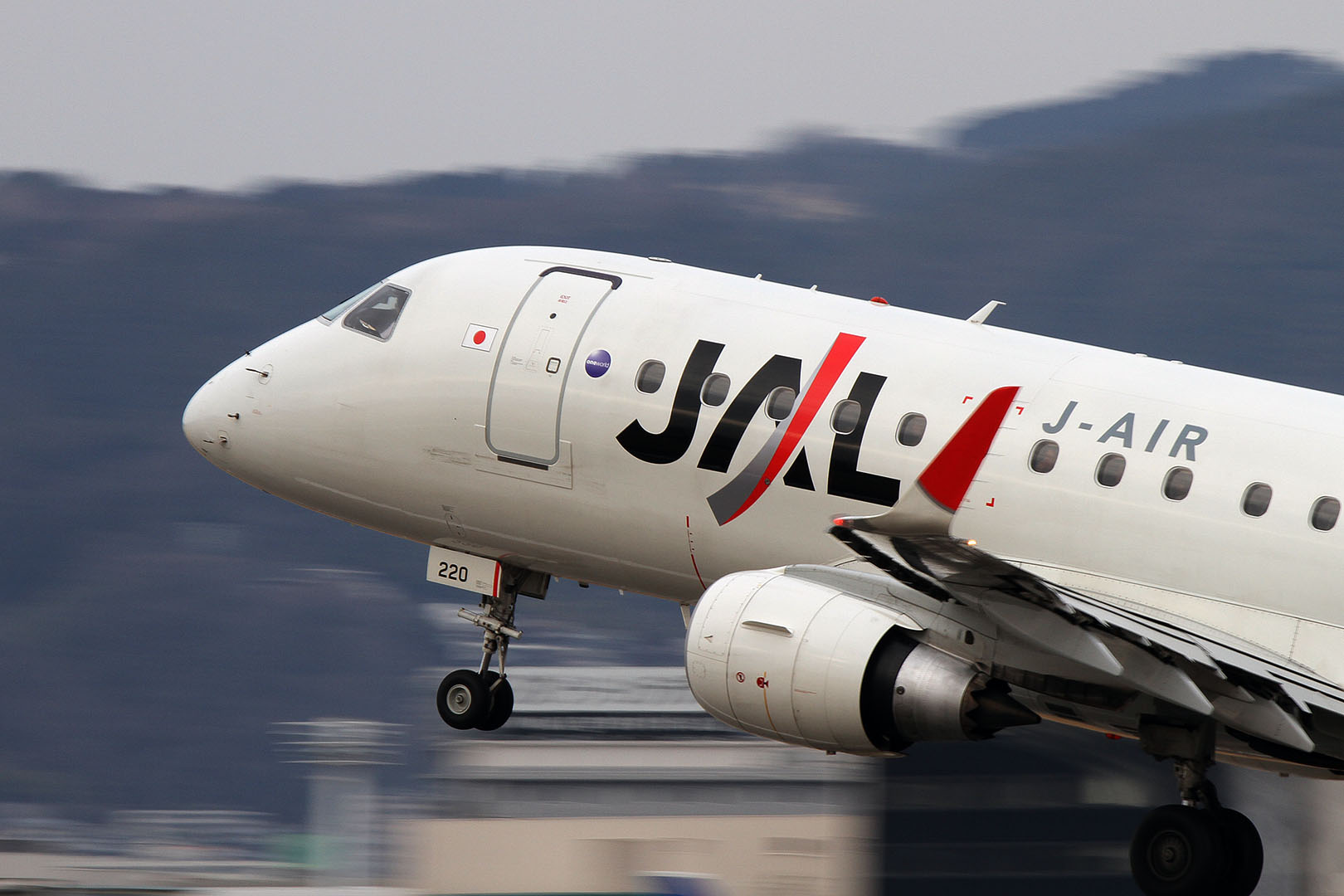 E170 （伊丹空港、伊丹スカイパーク）_a0003166_21243633.jpg