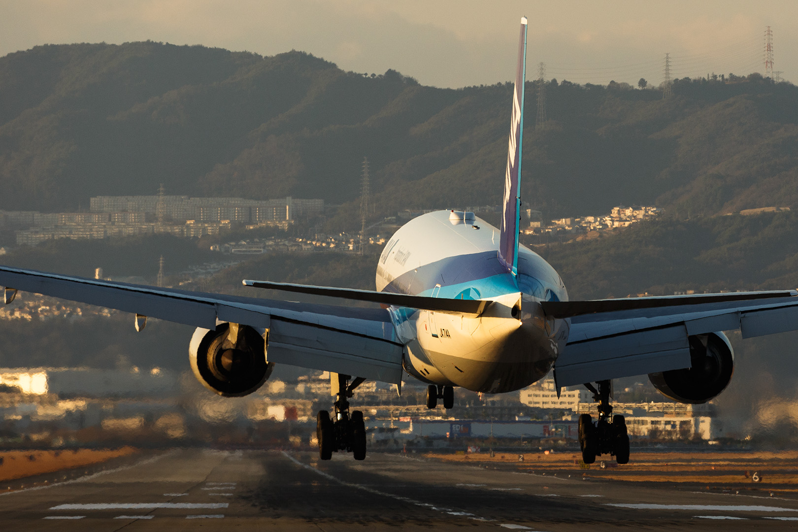 飛行機　（伊丹空港 千里川、いたみスカイパーク）_a0003166_2126470.jpg