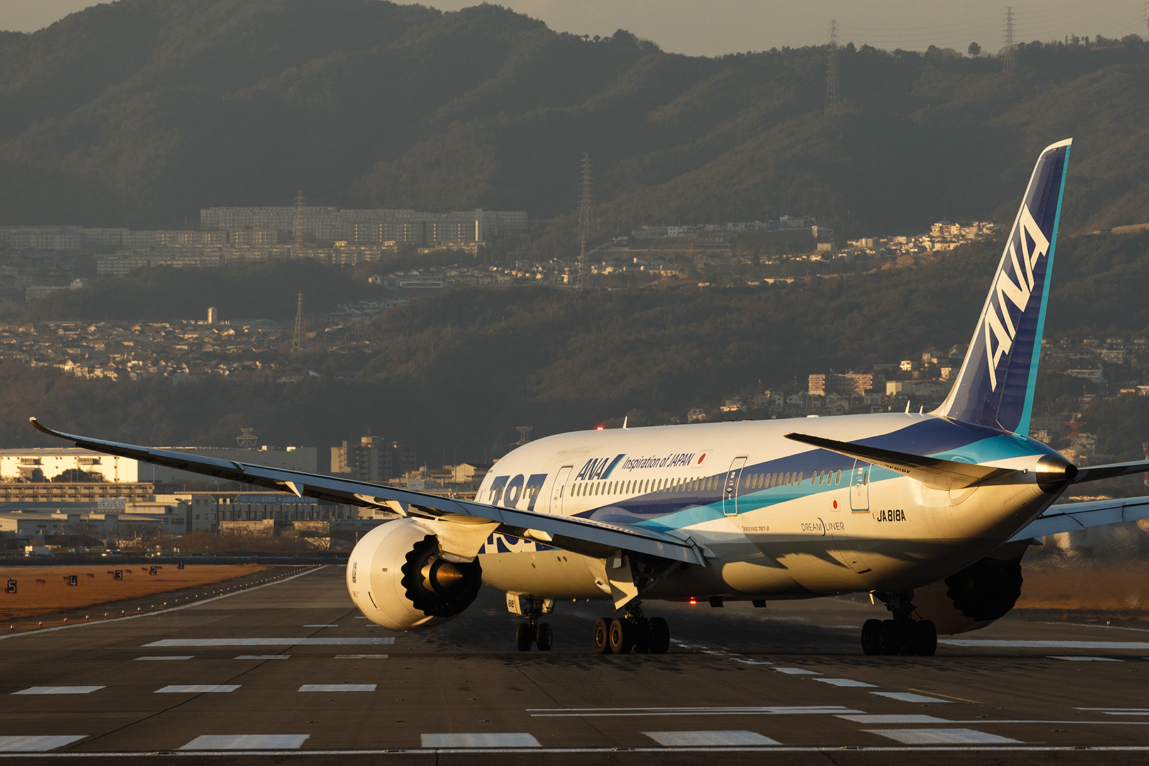 飛行機　（伊丹空港 千里川、いたみスカイパーク）_a0003166_2126693.jpg