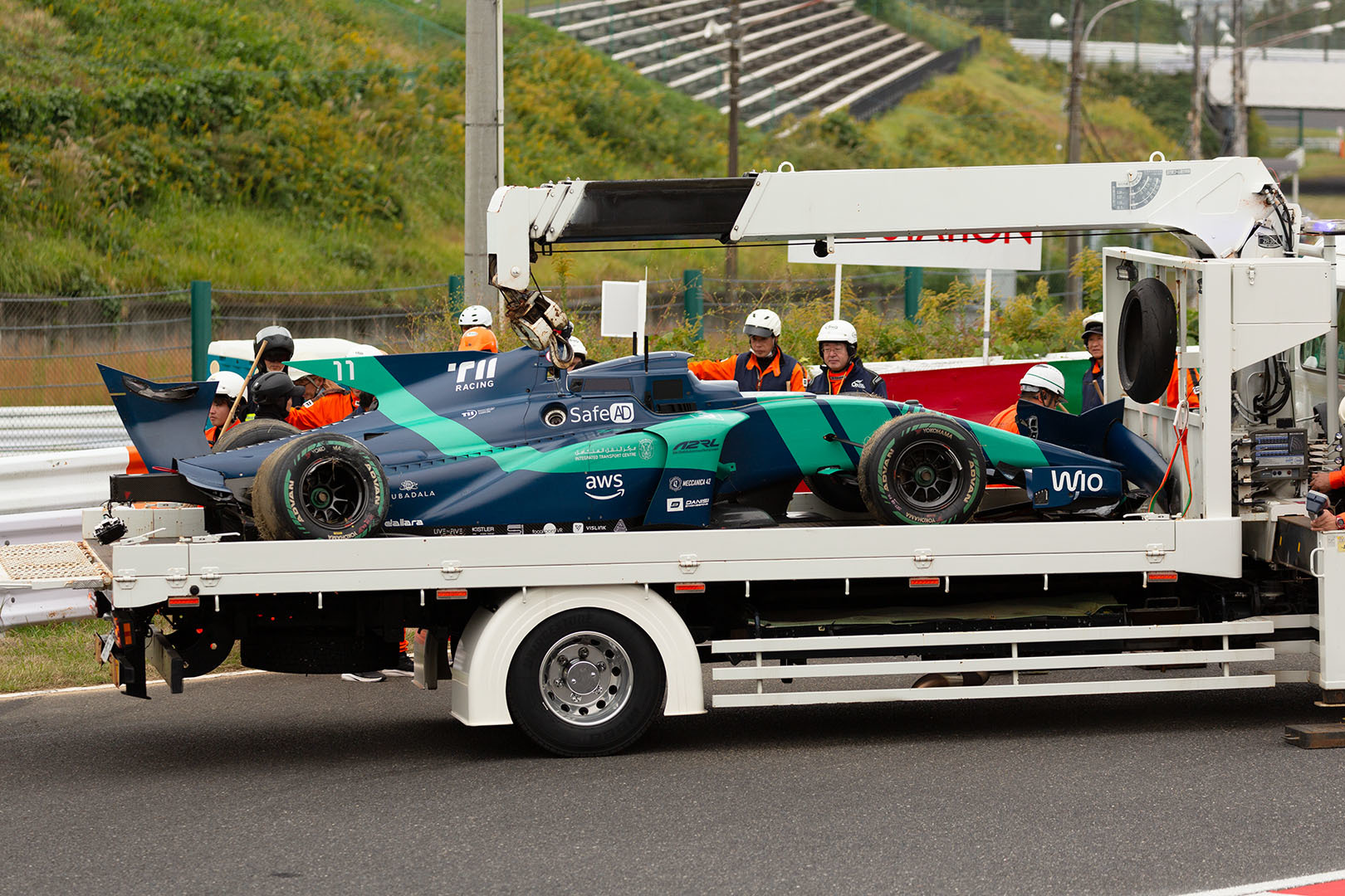 A2RL 自動運転フォーミュラカー クラッシュ（鈴鹿サーキット ヘアピン）_a0003166_21290803.jpg