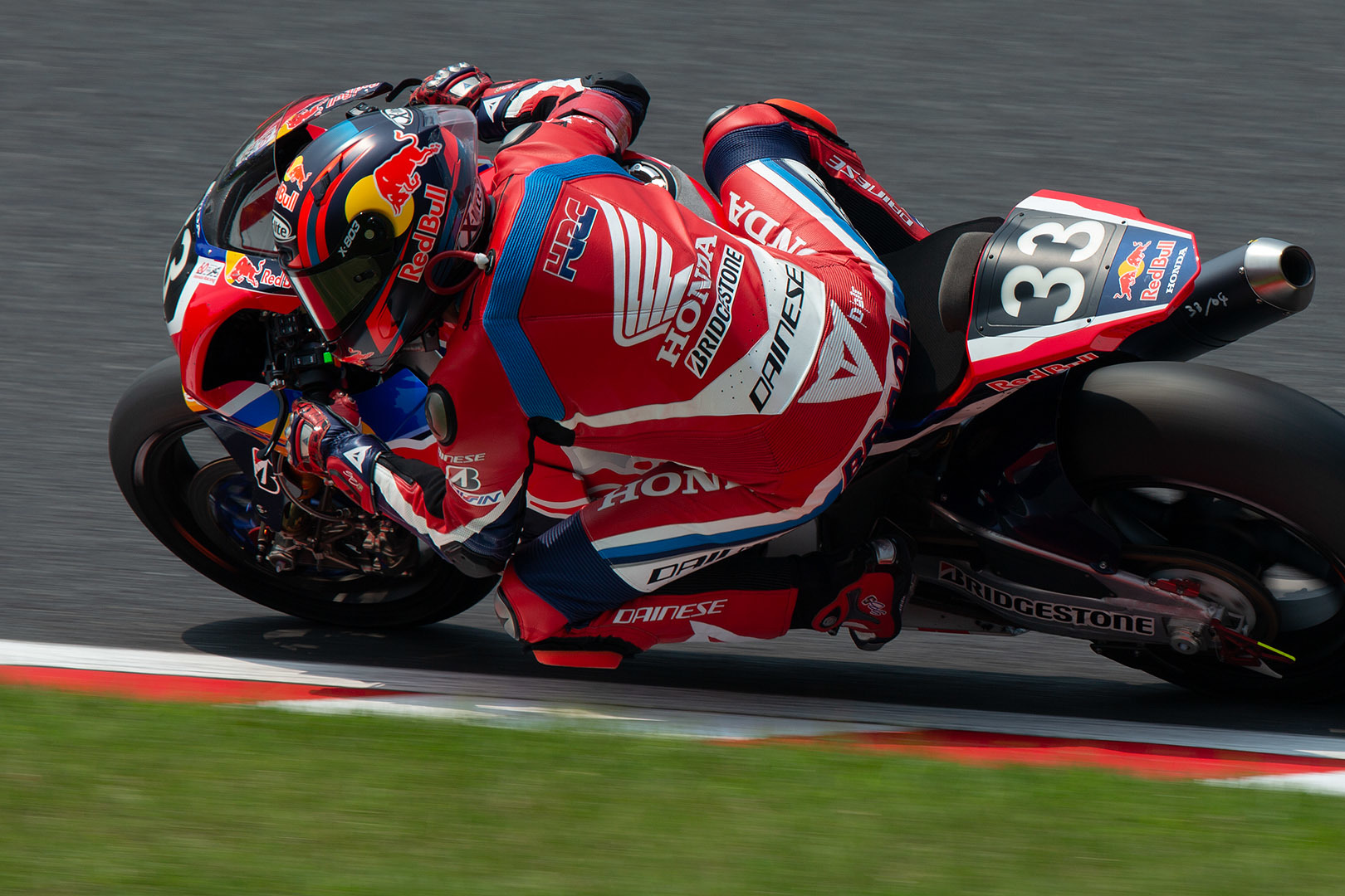 鈴鹿８時間耐久ロードレース（その１）_a0003166_21332613.jpg